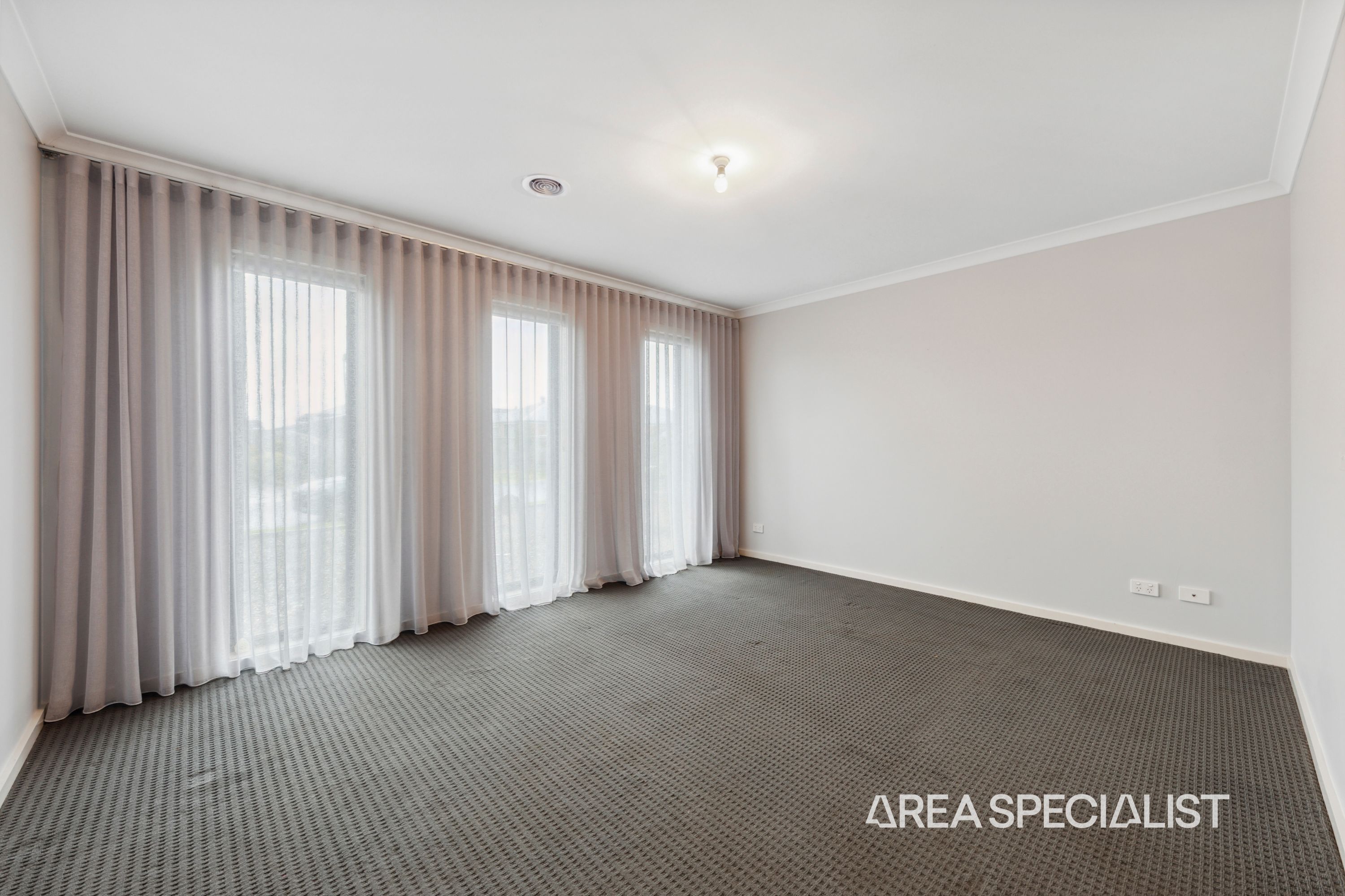 73 Diamond Drive, Koo Wee Rup - Thumbnail 5