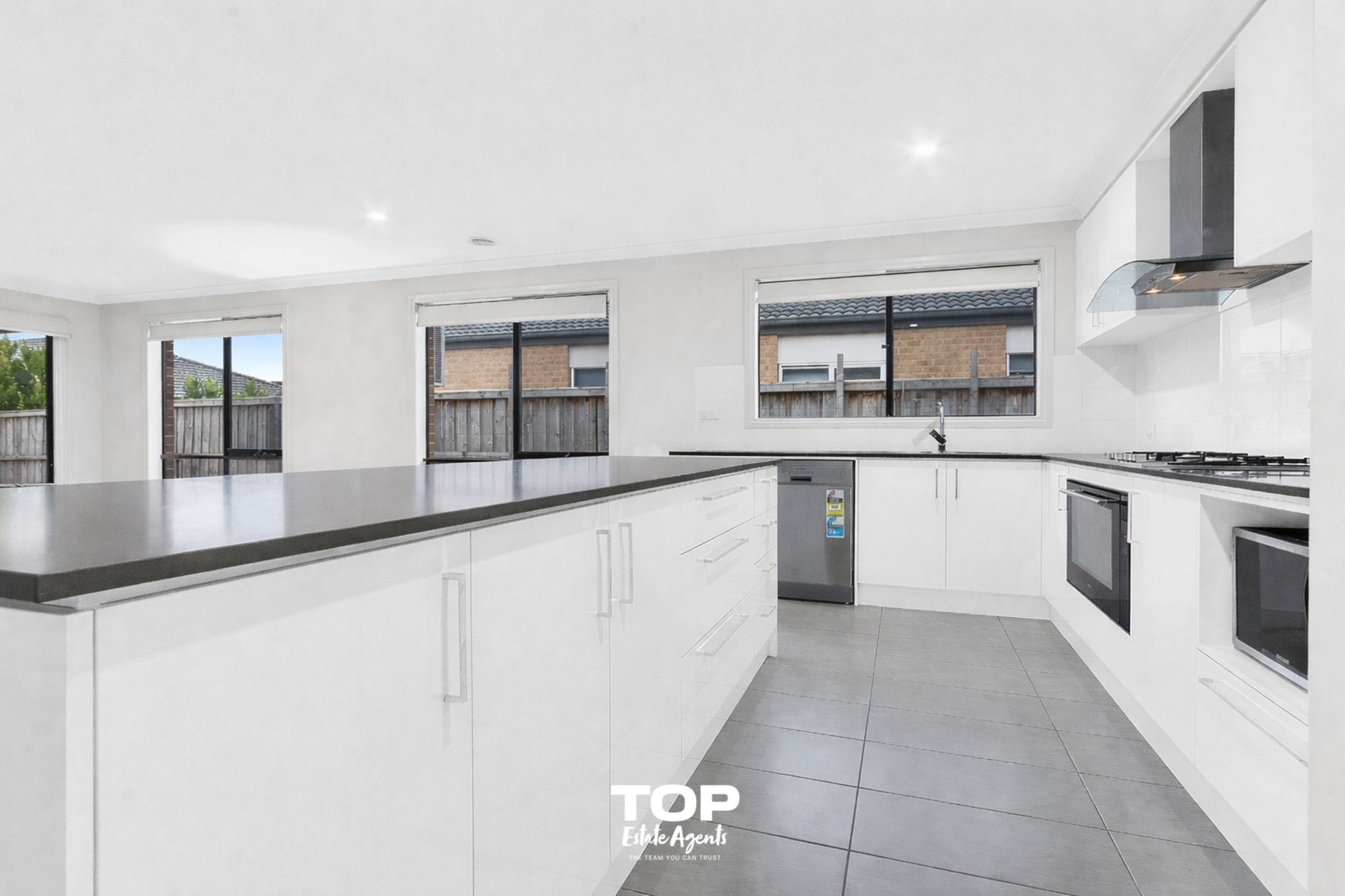 6 Whinstone Avenue, Clyde - Thumbnail 5
