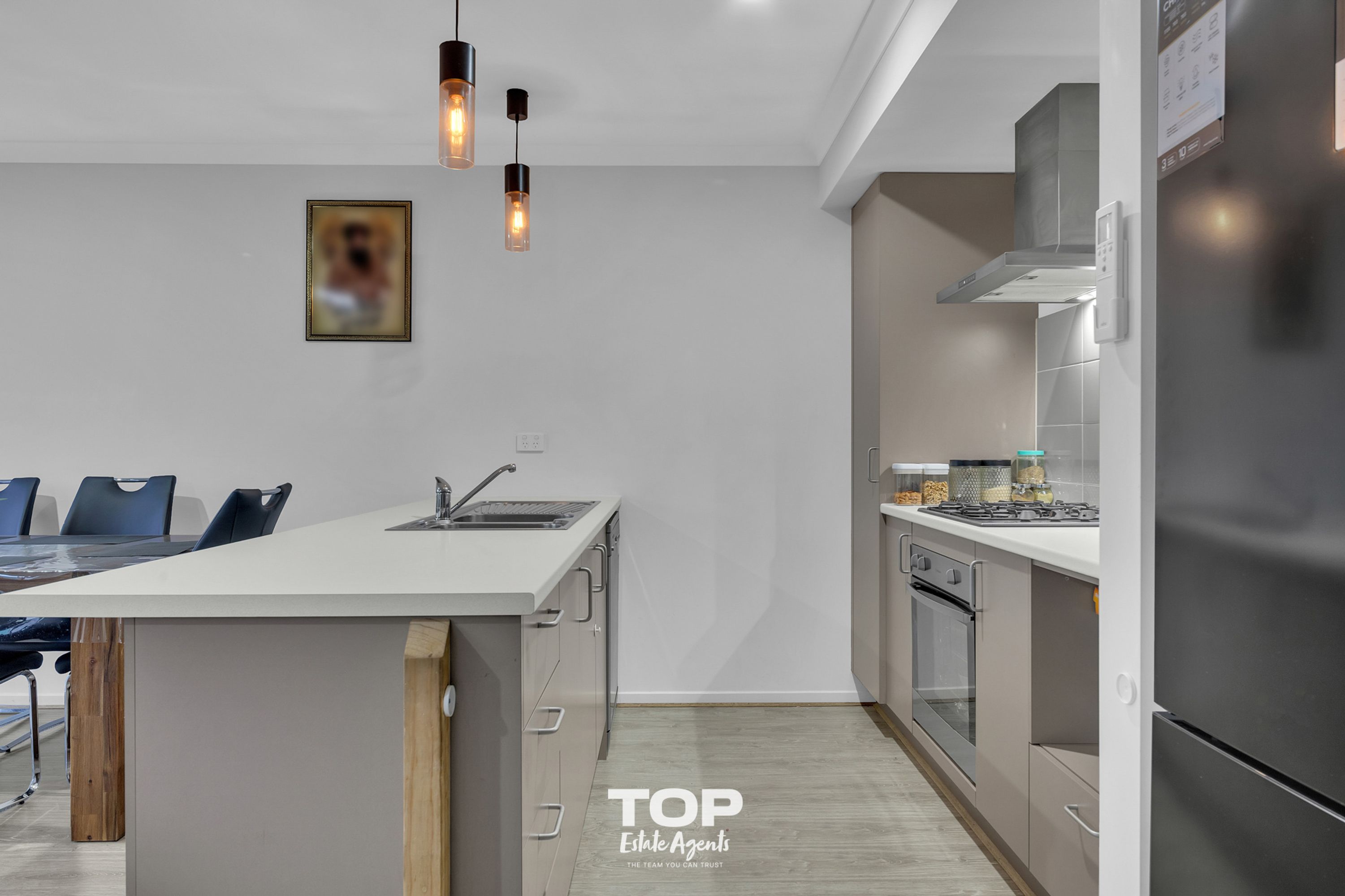 6 Barcelona Avenue, Clyde North - Thumbnail 4