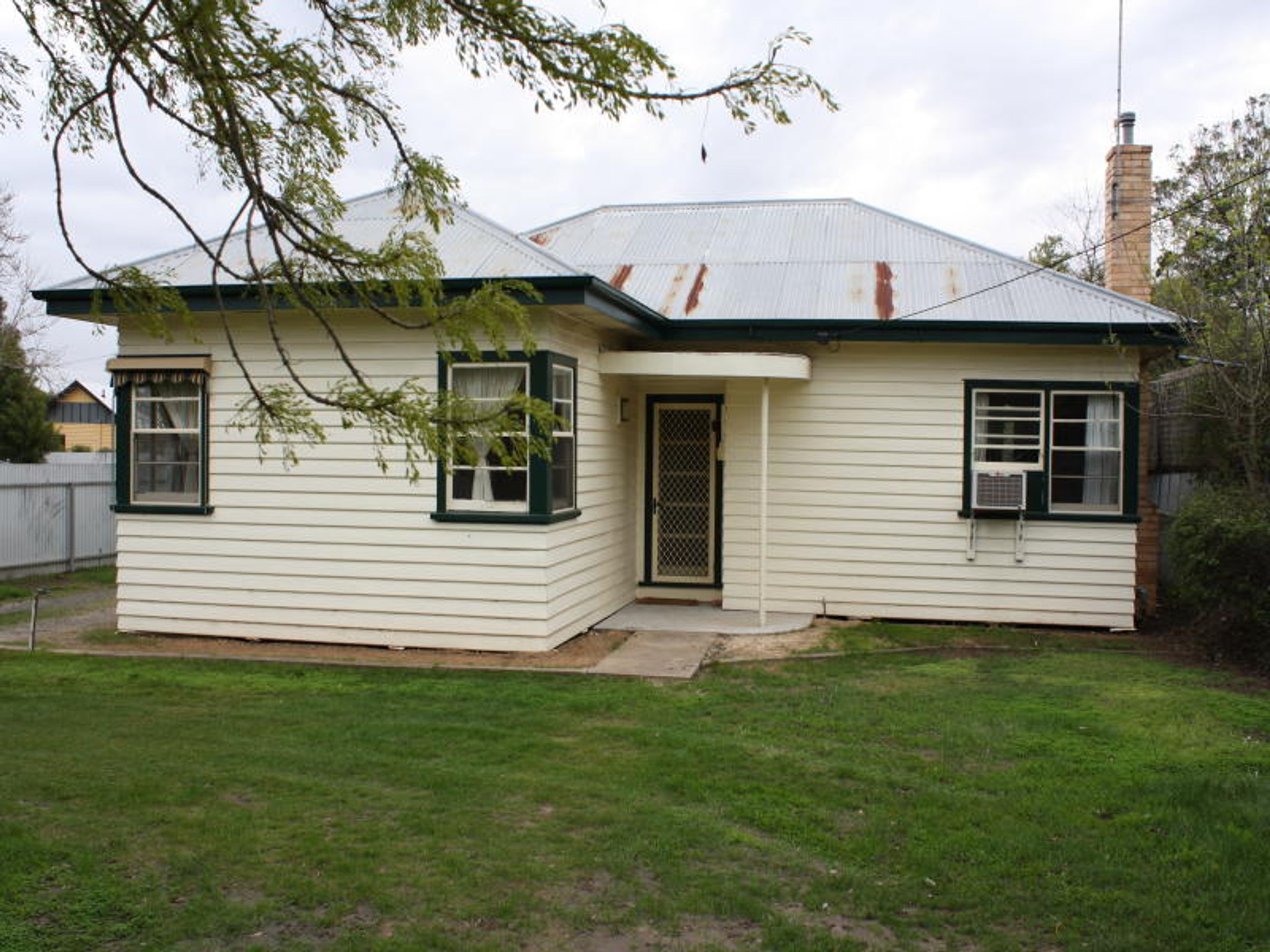 6 Edward Street, Horsham VIC 3400