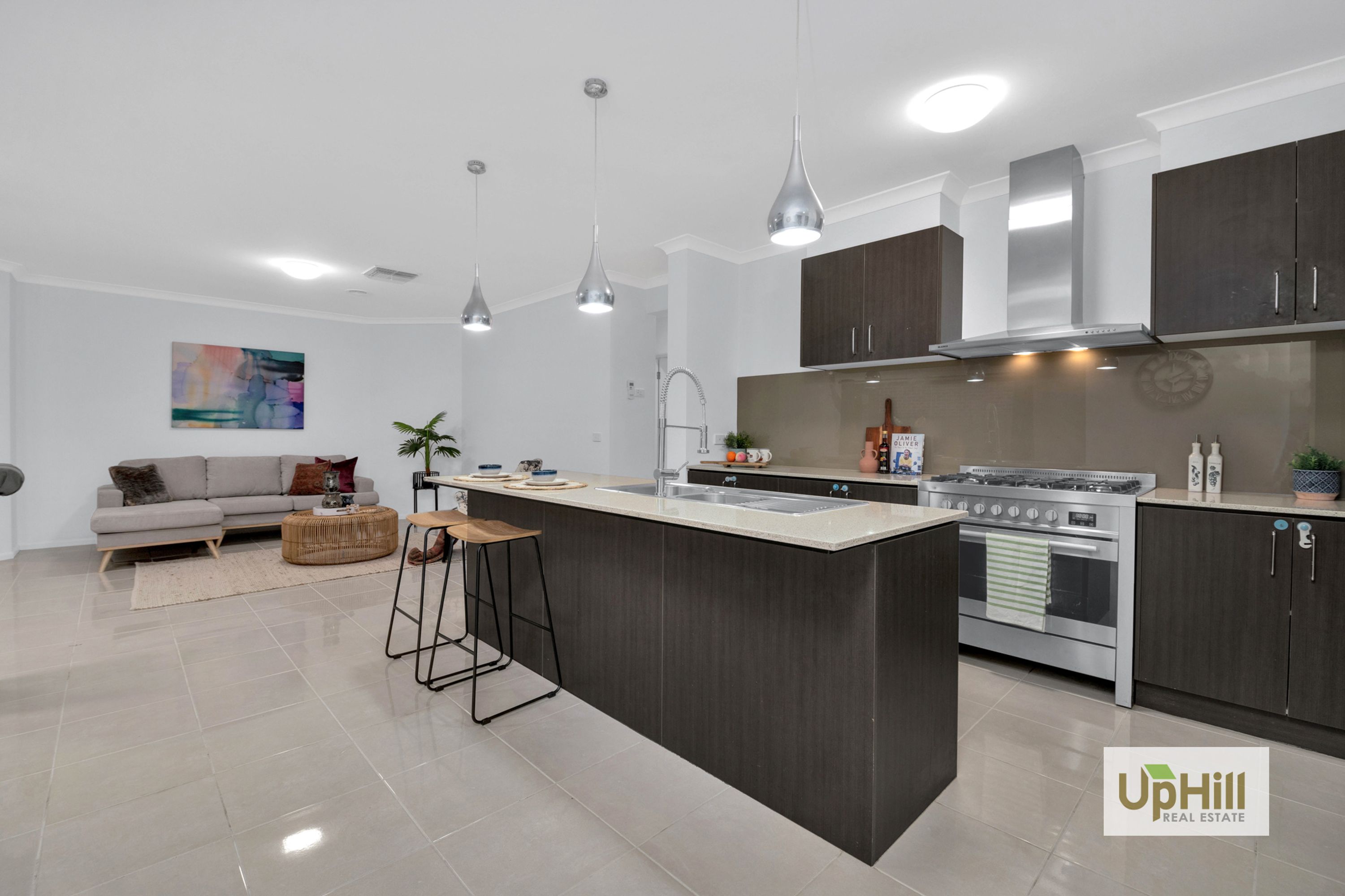 16 Tattle Grove, Cranbourne East - Thumbnail 8