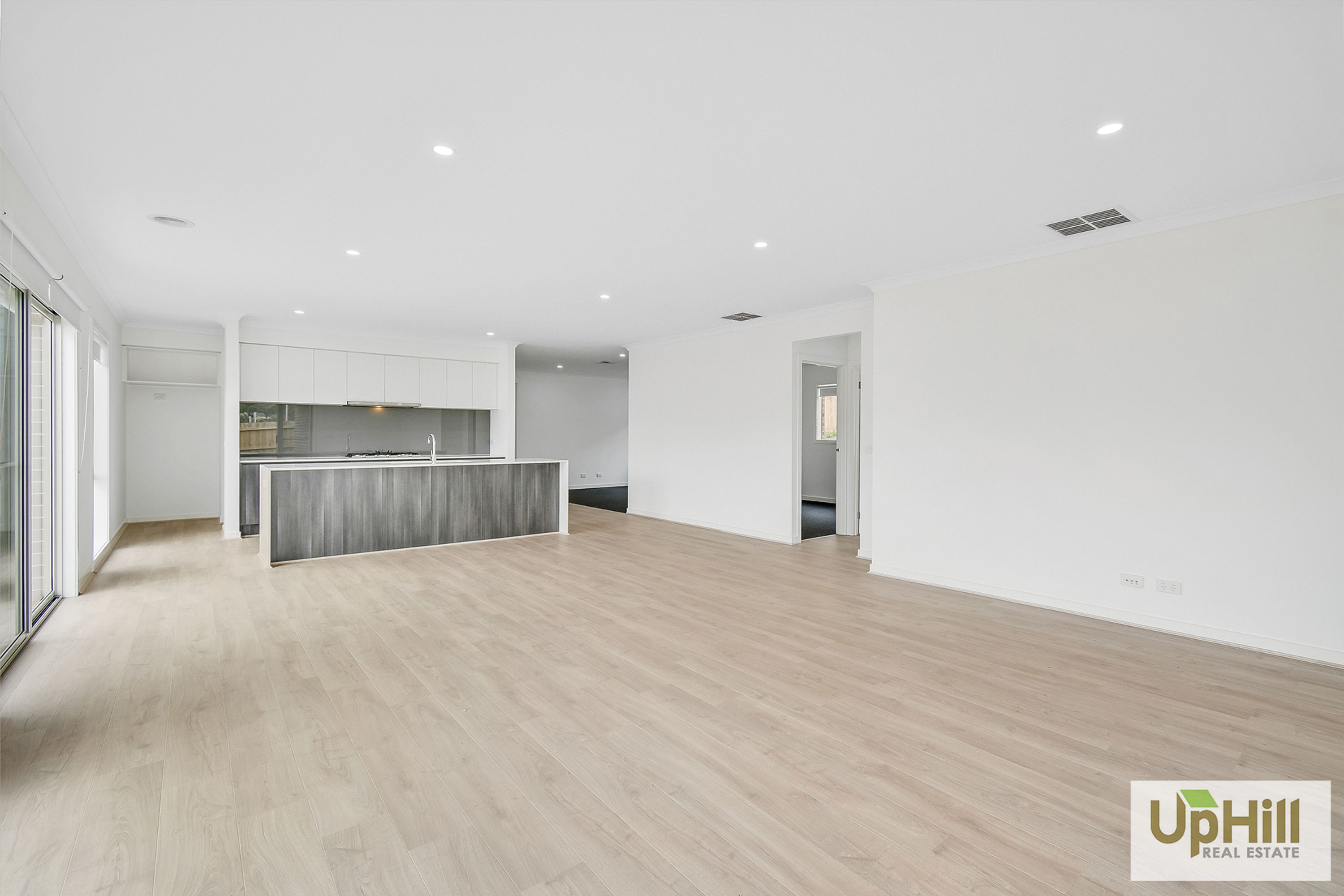 39 NOAH ROAD, Clyde North - Thumbnail 3
