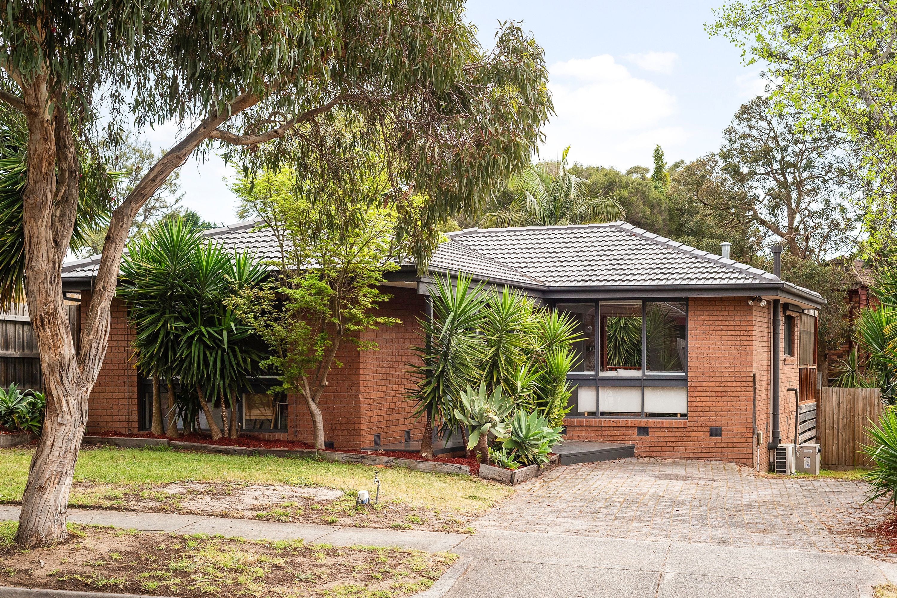 51 Dunsterville Crescent, Frankston - Image 1