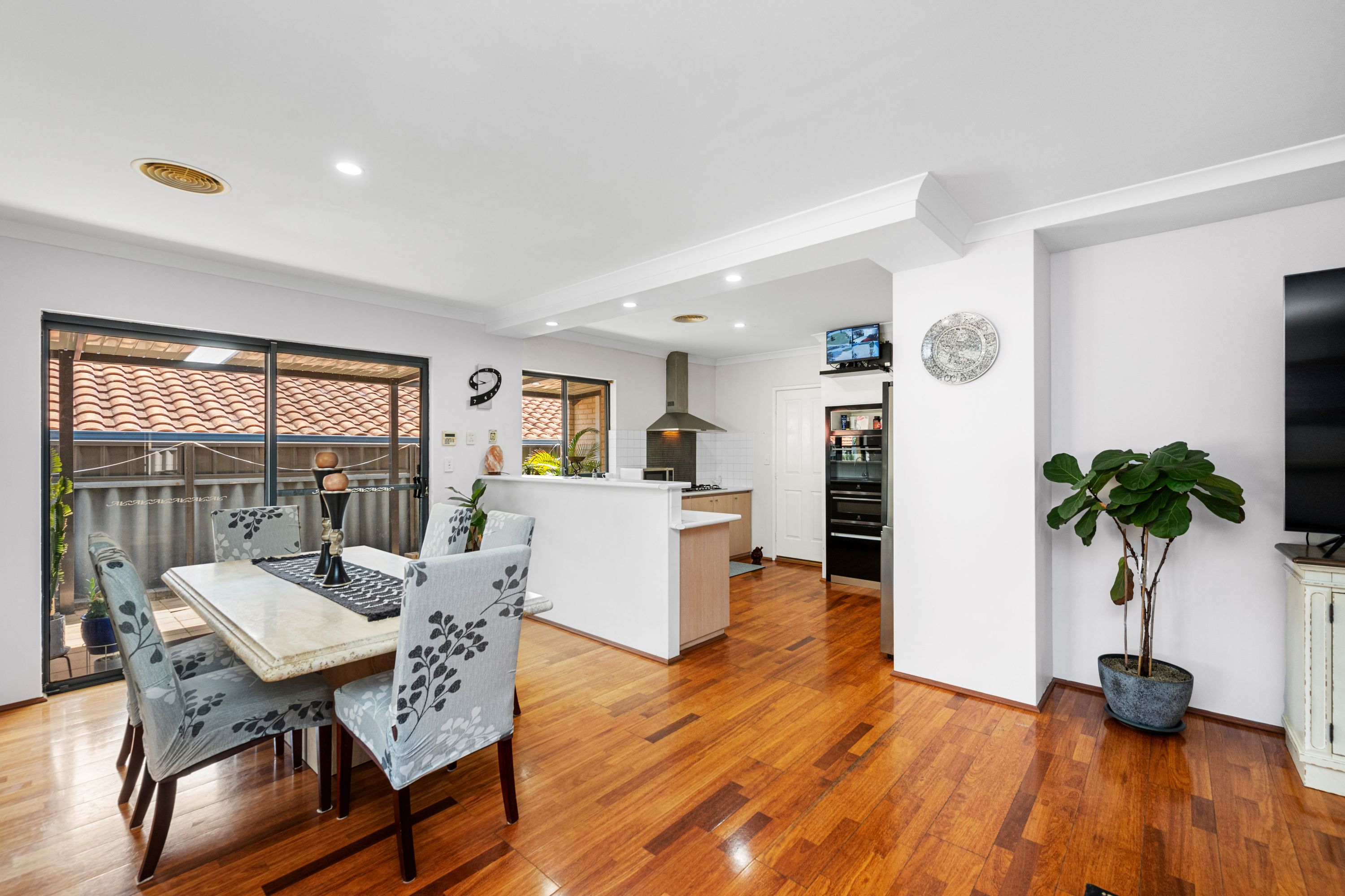 222 Odin Drive, Stirling - Thumbnail 5