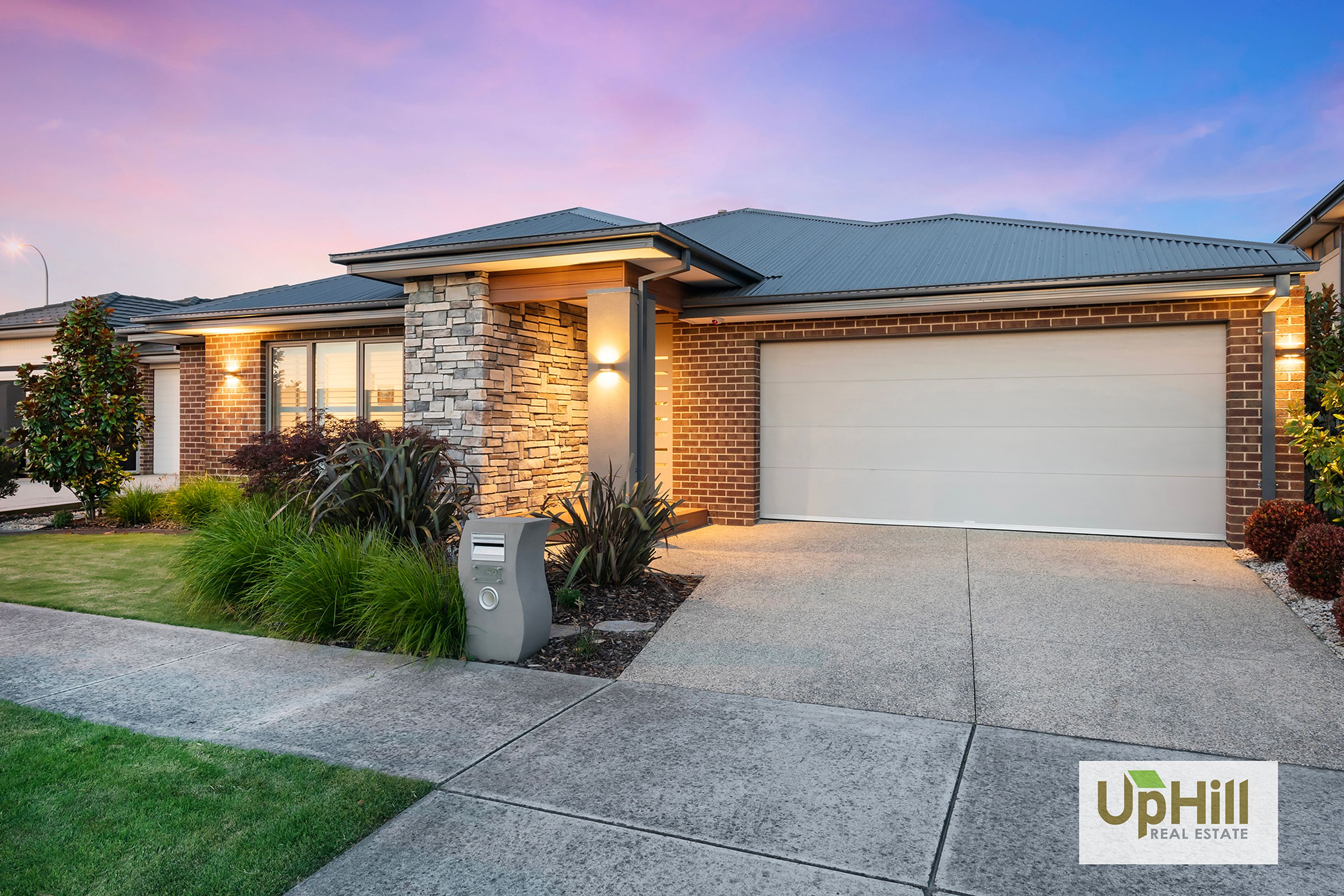 45 Cottongrass Avenue, Clyde North - Thumbnail 2