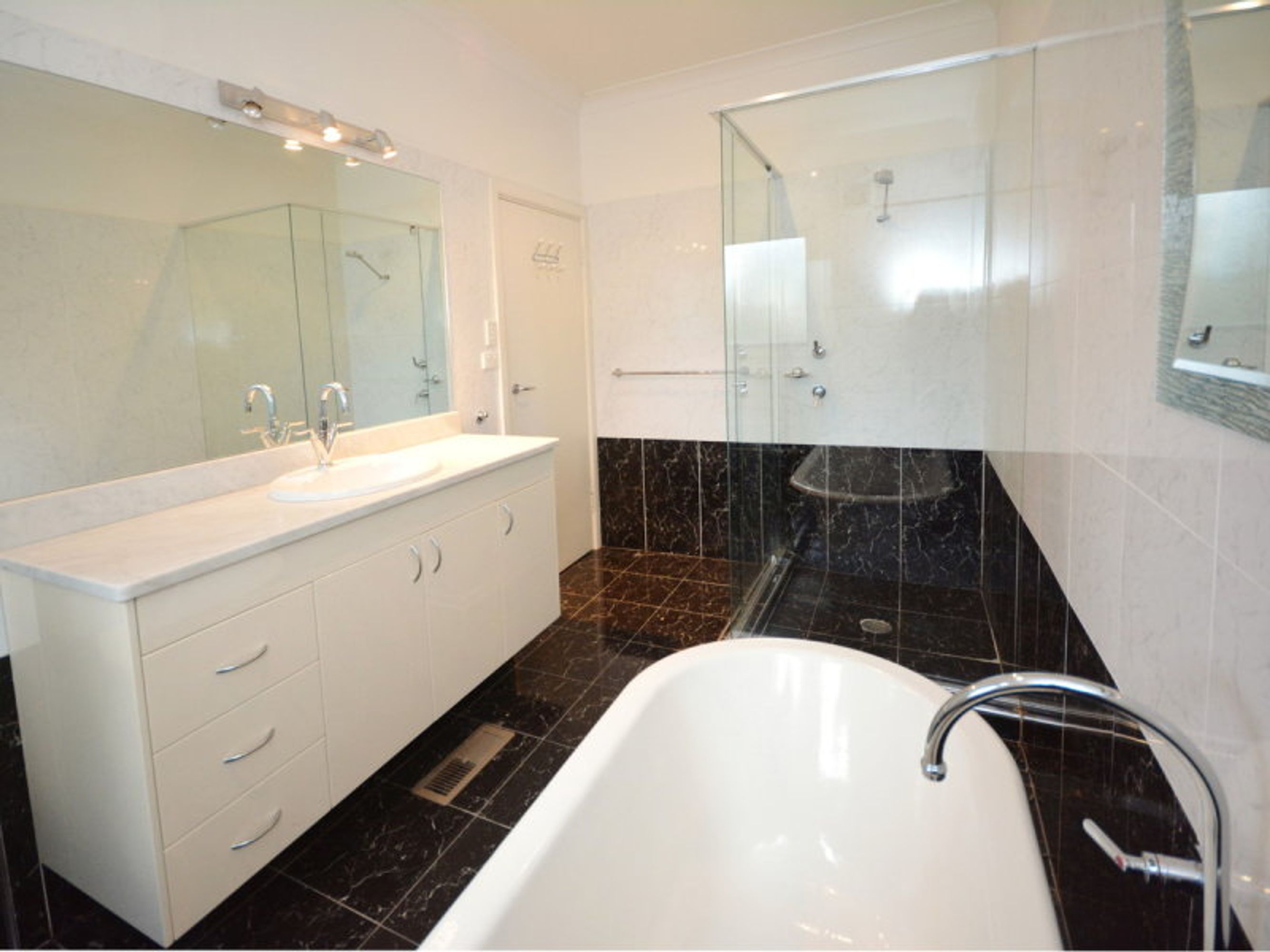 24 Cliff Drive, Katoomba - Thumbnail 7