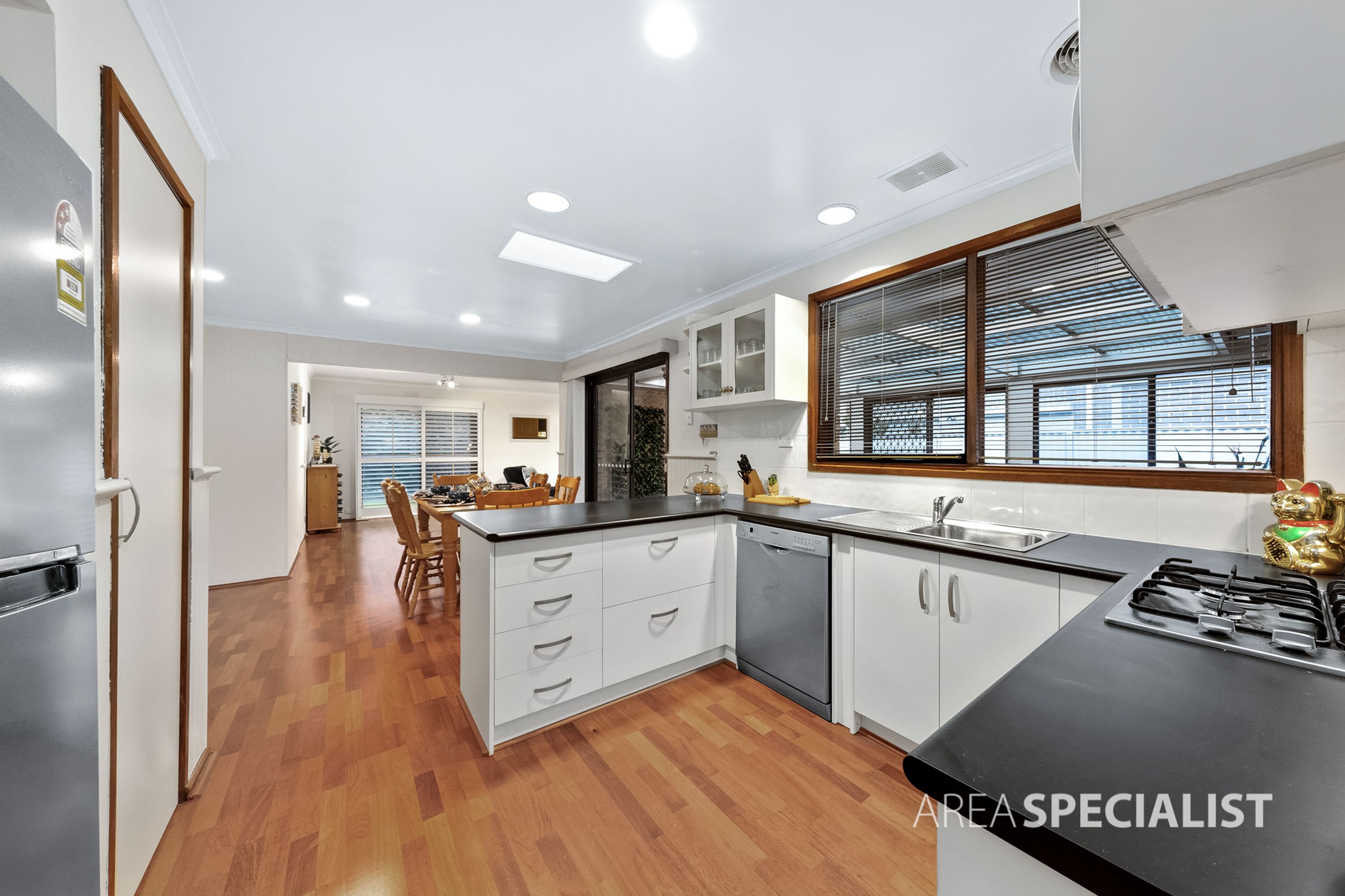 8 Cocoparra Crescent, Taylors Lakes VIC 3038, Taylors Lakes - Thumbnail 4