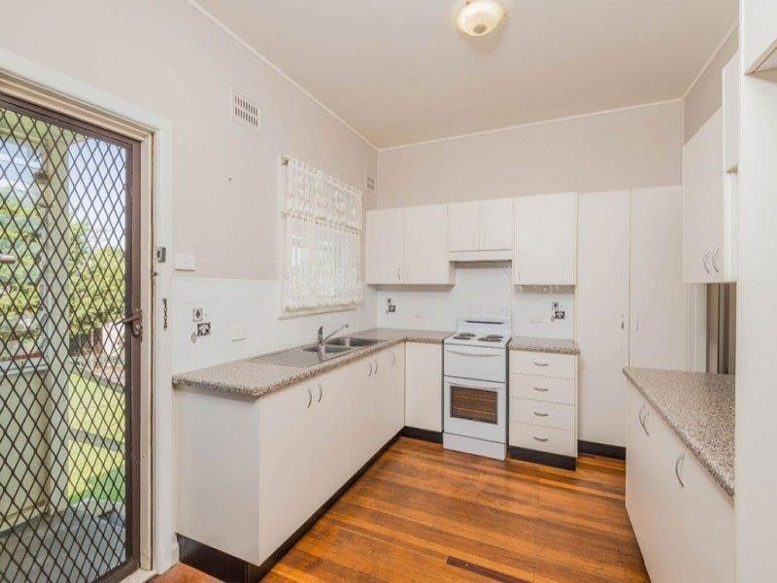 255 Hoof Street, Grafton - Thumbnail 4