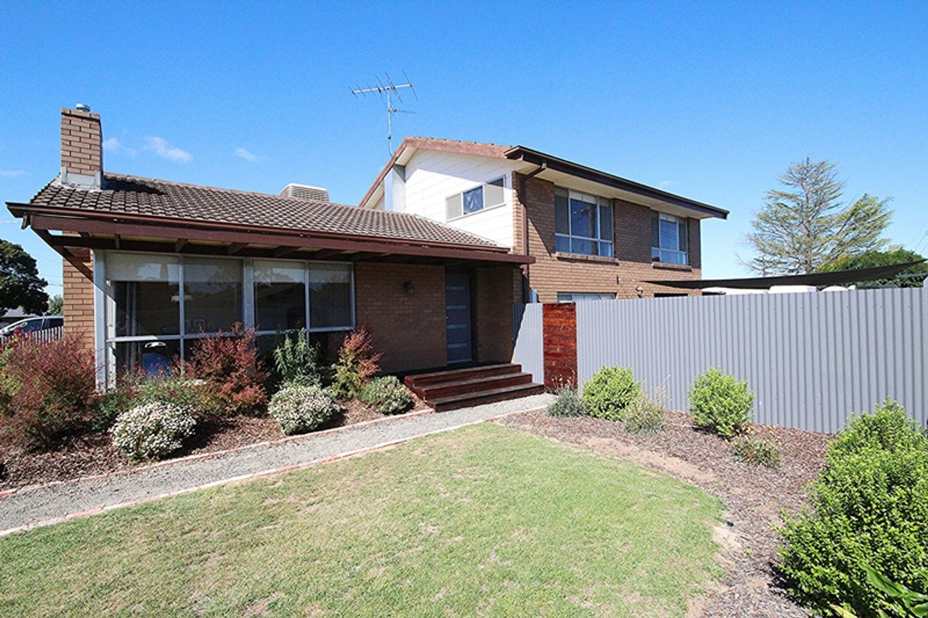 6 Drummond Street, Horsham VIC 3400, Horsham - Thumbnail 2