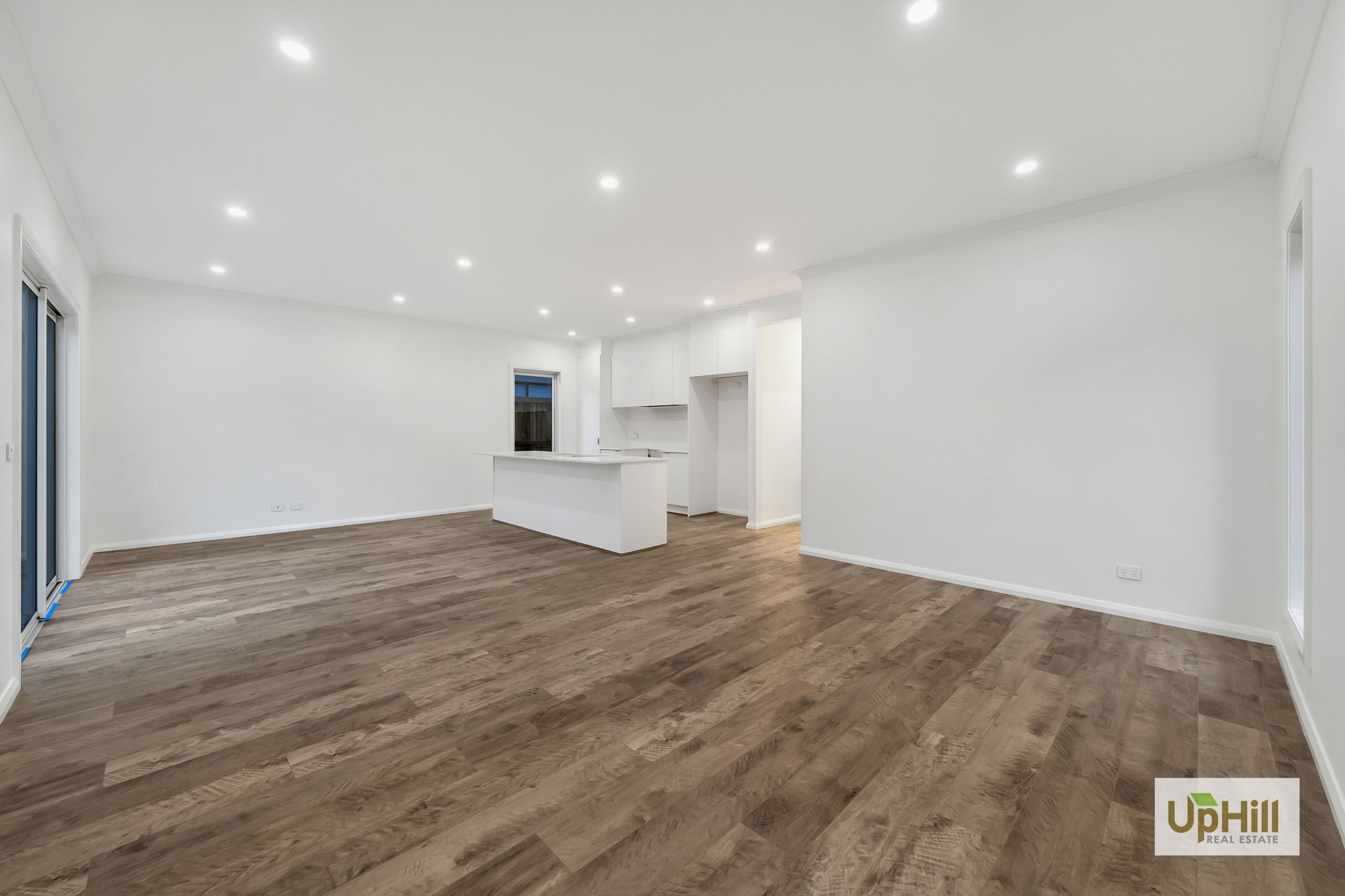44 CEDUNA ROAD, Clyde North - Thumbnail 6