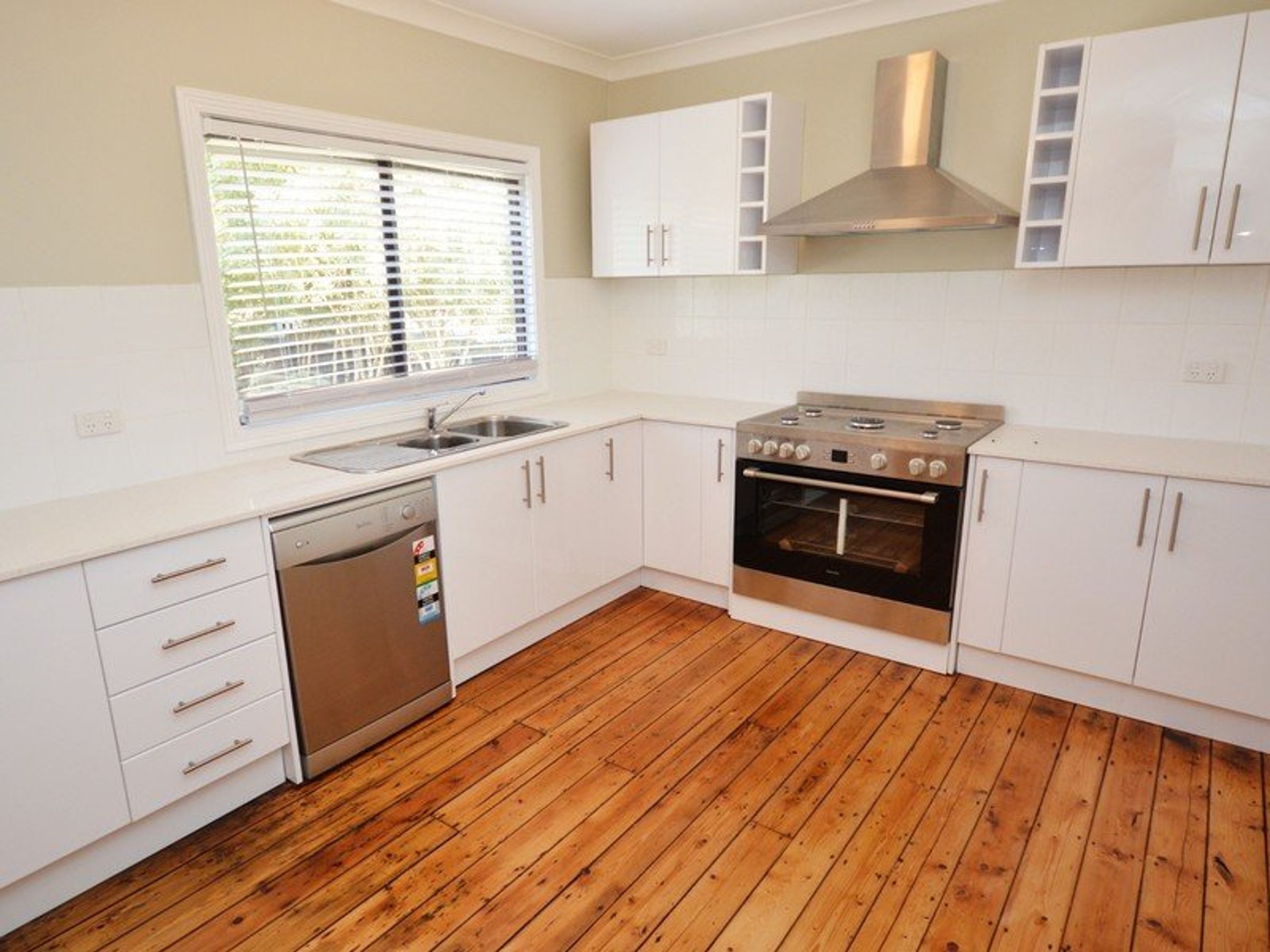 273 Katoomba Street, Katoomba - Thumbnail 2