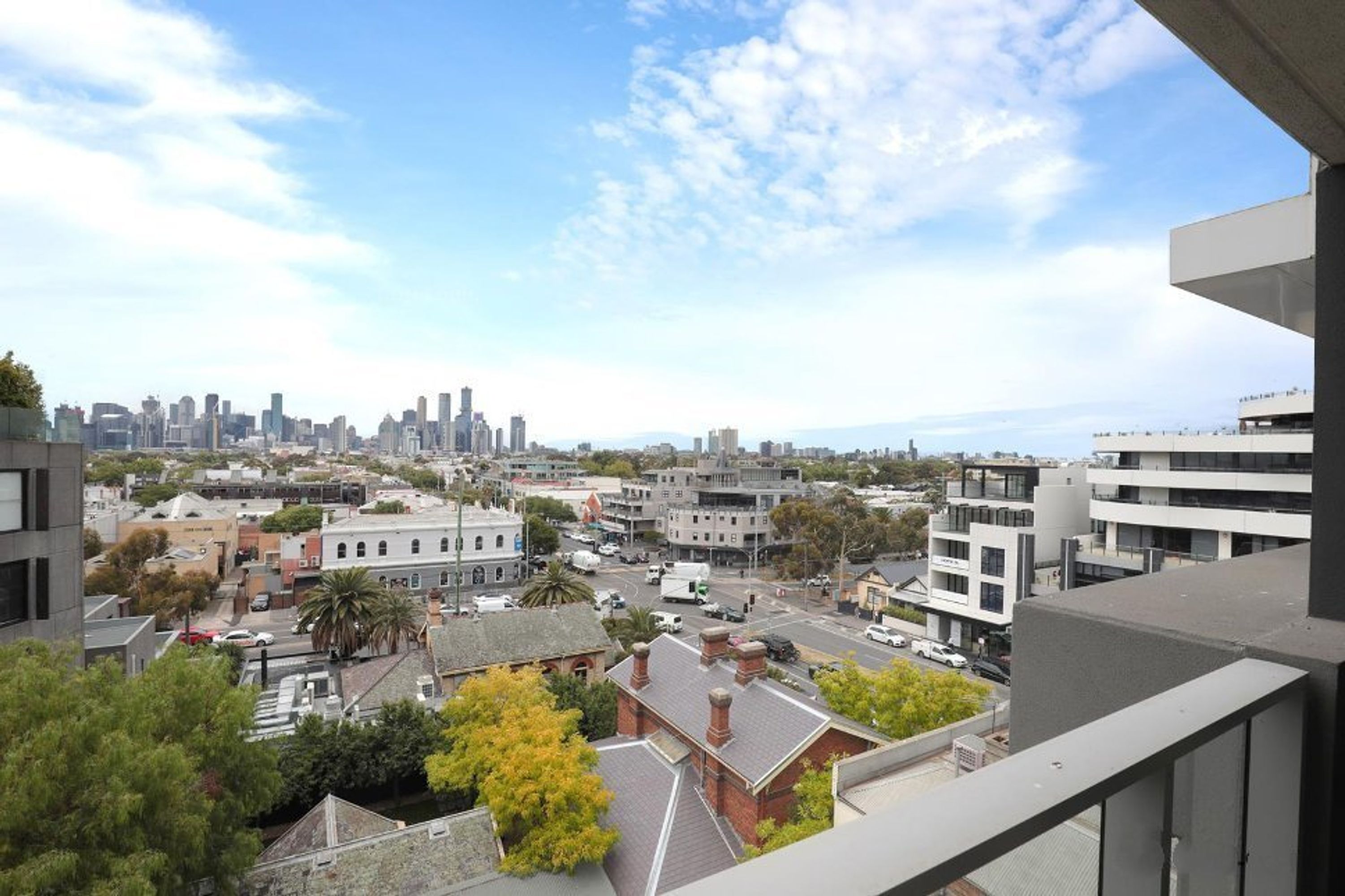 607/101 Bay Street, Port Melbourne - Thumbnail 2
