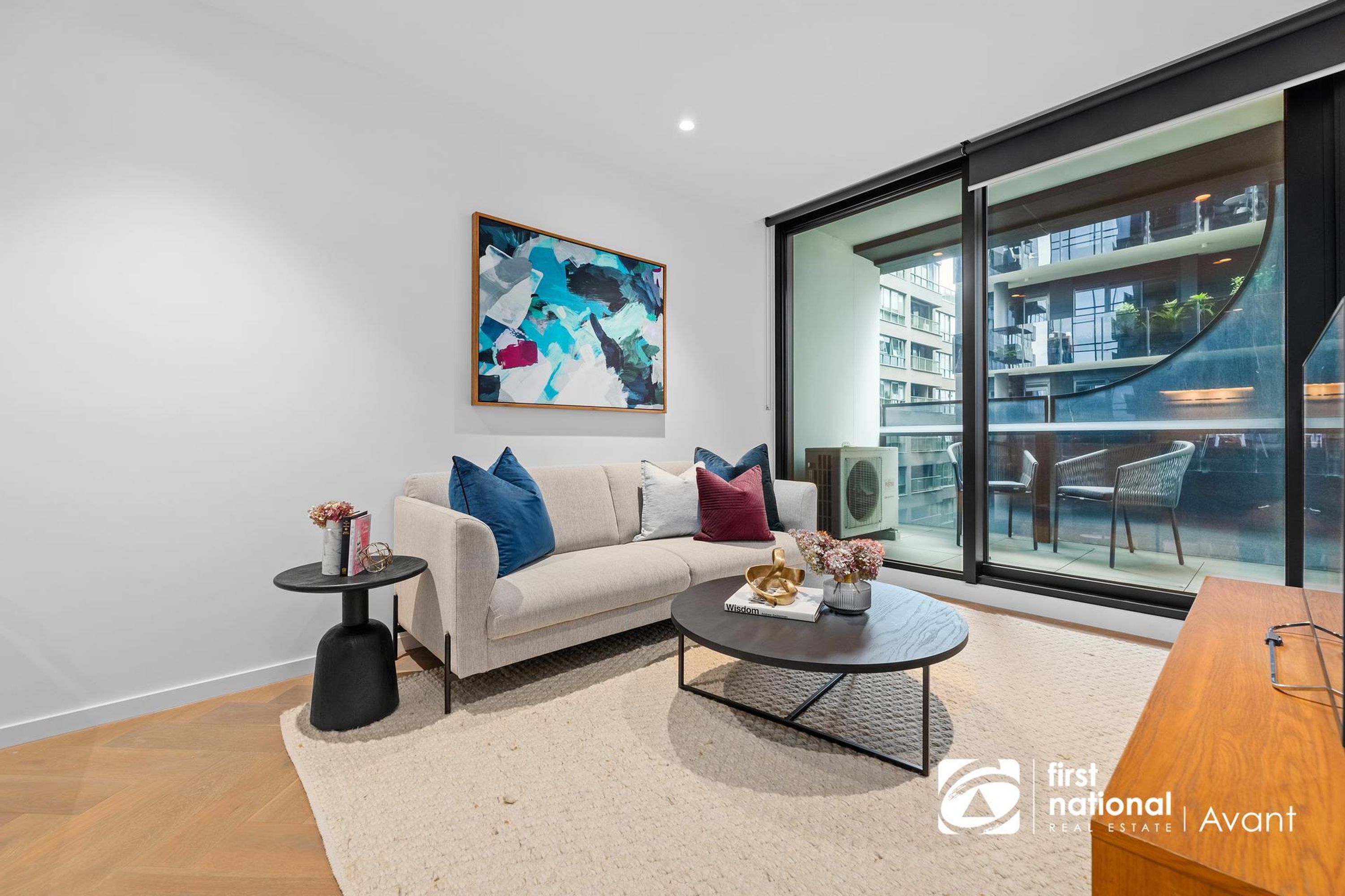 701/450 St Kilda Road, Melbourne - Thumbnail 2
