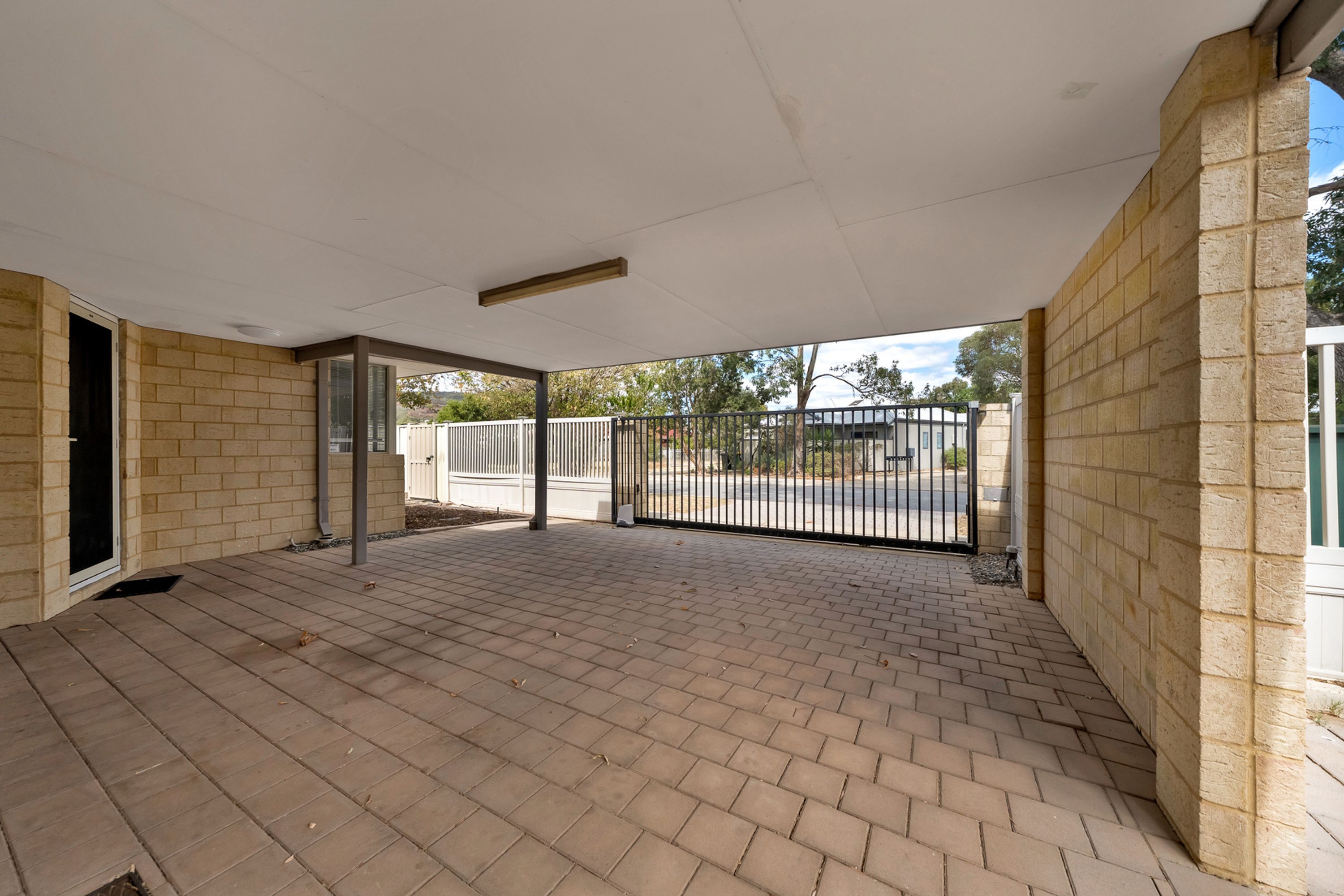 1/6 Turner Place, Kelmscott, Kelmscott - Thumbnail 3