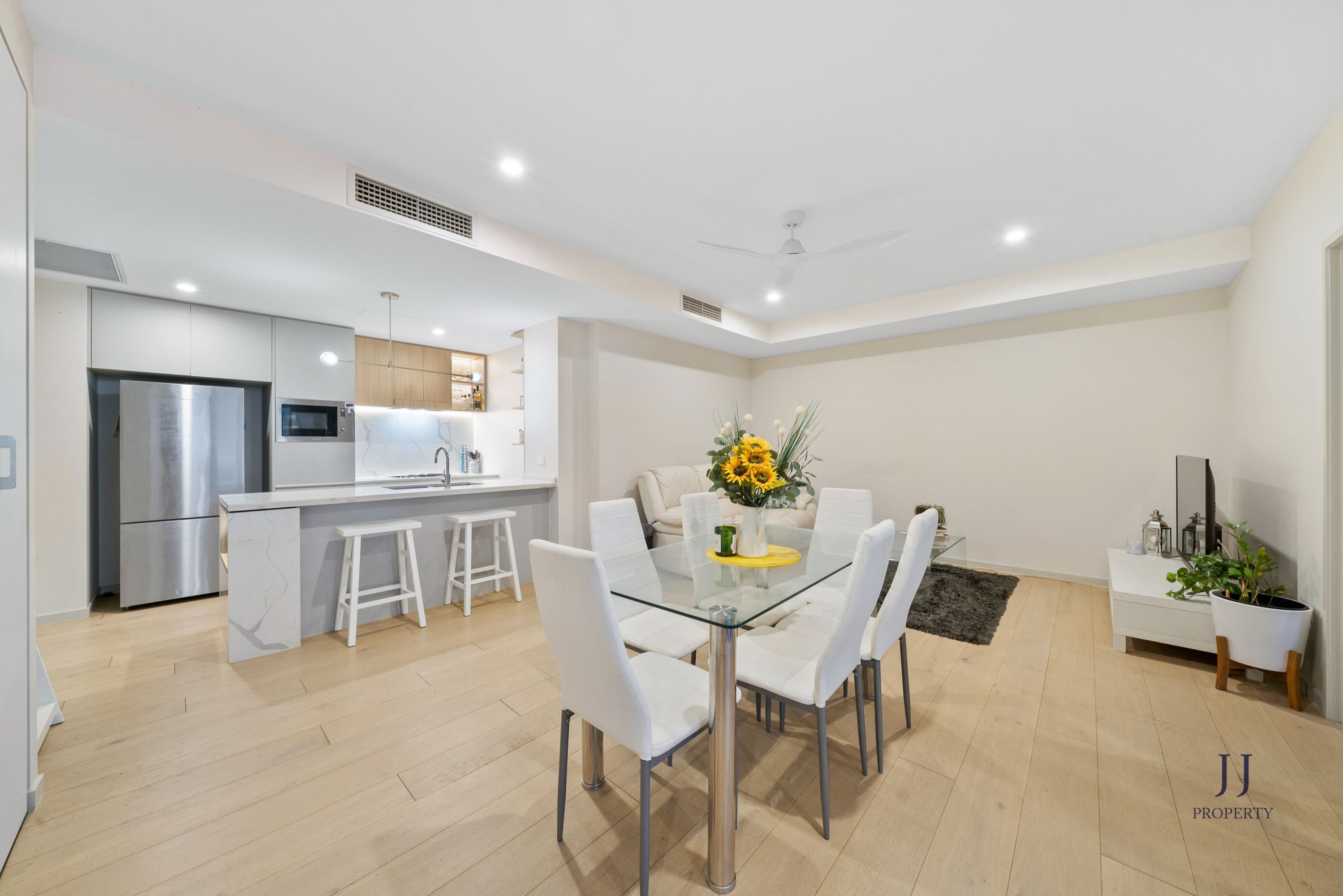 2/11 Priory Street, Indooroopilly - Thumbnail 3