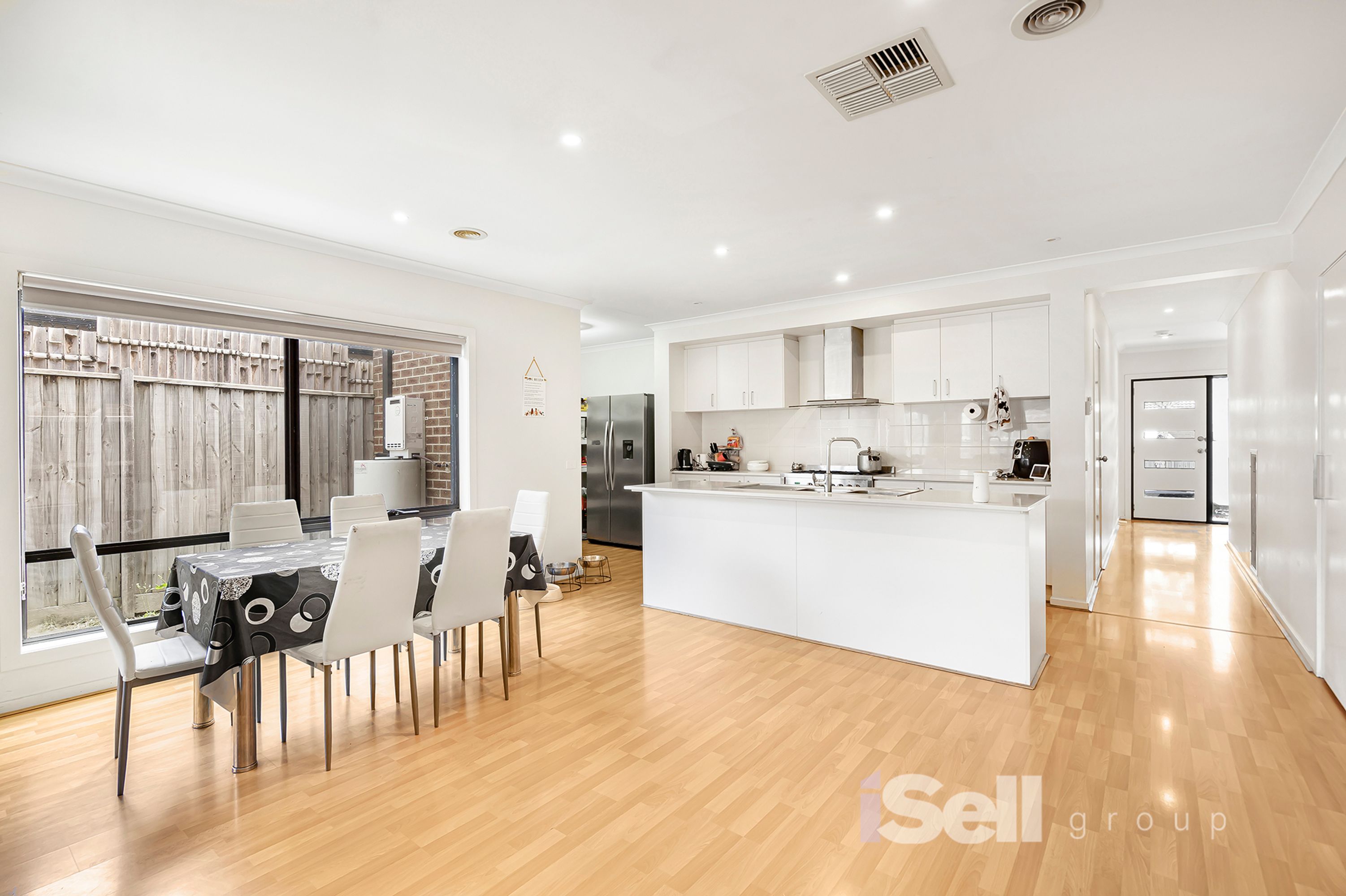 66 Mickleham Drive, Cranbourne North - Thumbnail 7