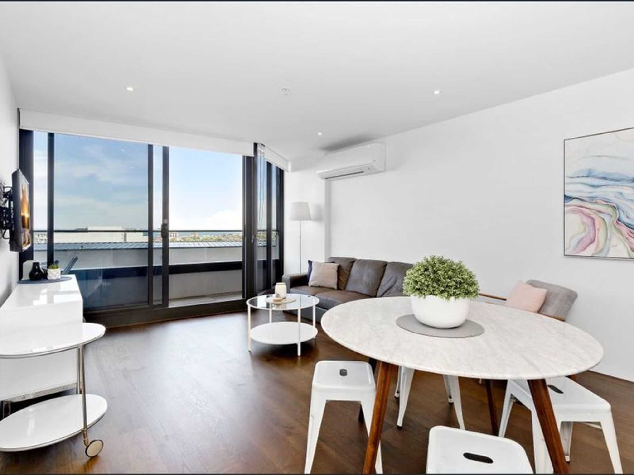 410/3-5 St Kilda Road, St Kilda - Thumbnail 2