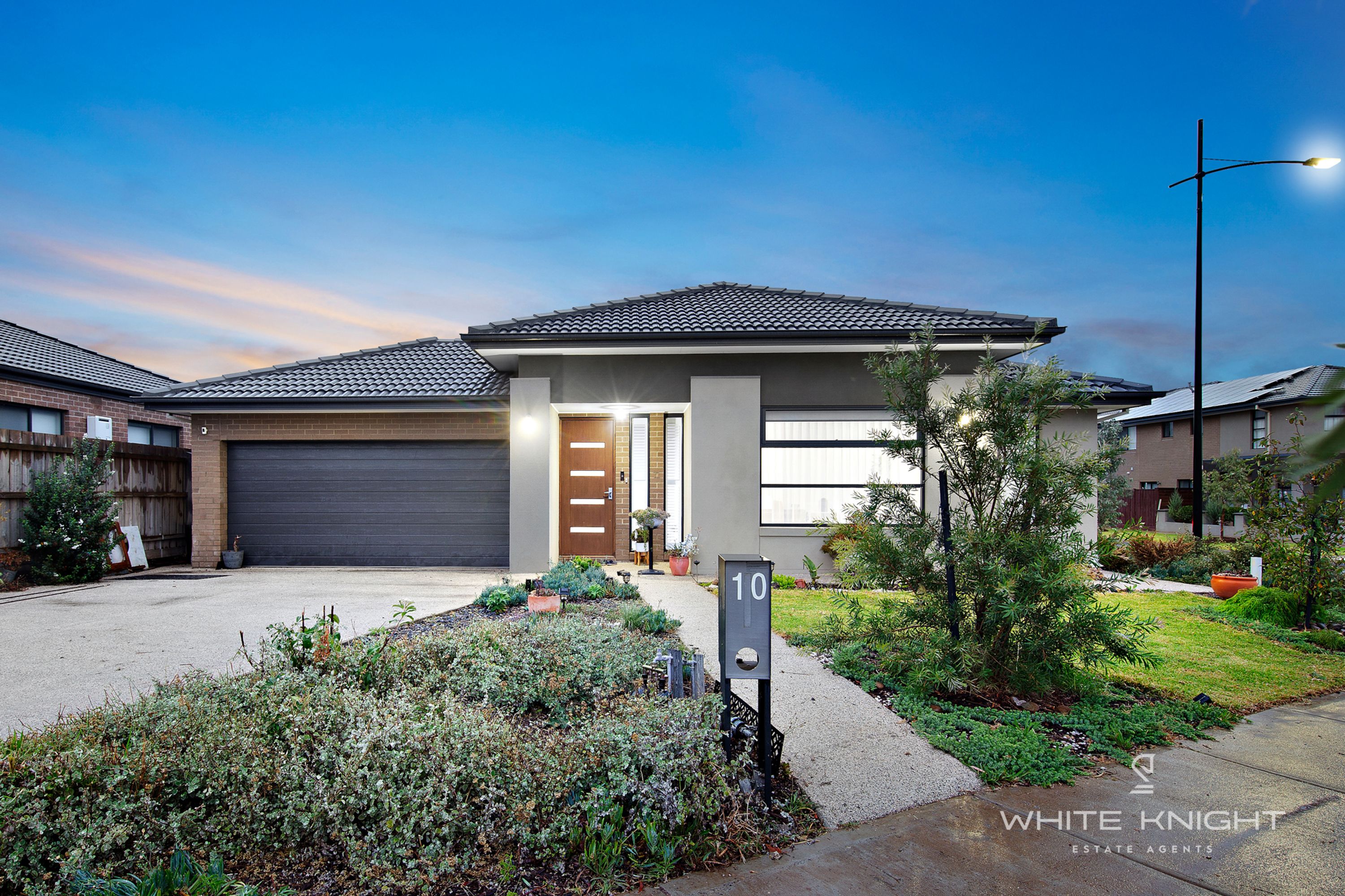 10 Rosemary Avenue, Aintree VIC 3336, Aintree - Thumbnail 2