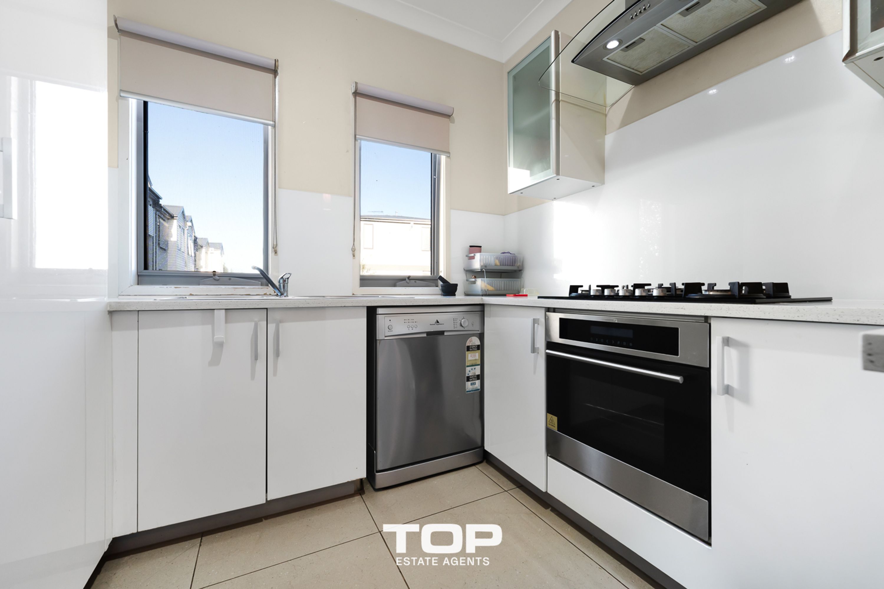 17/10 Mickleham Drive, Cranbourne North - Thumbnail 5