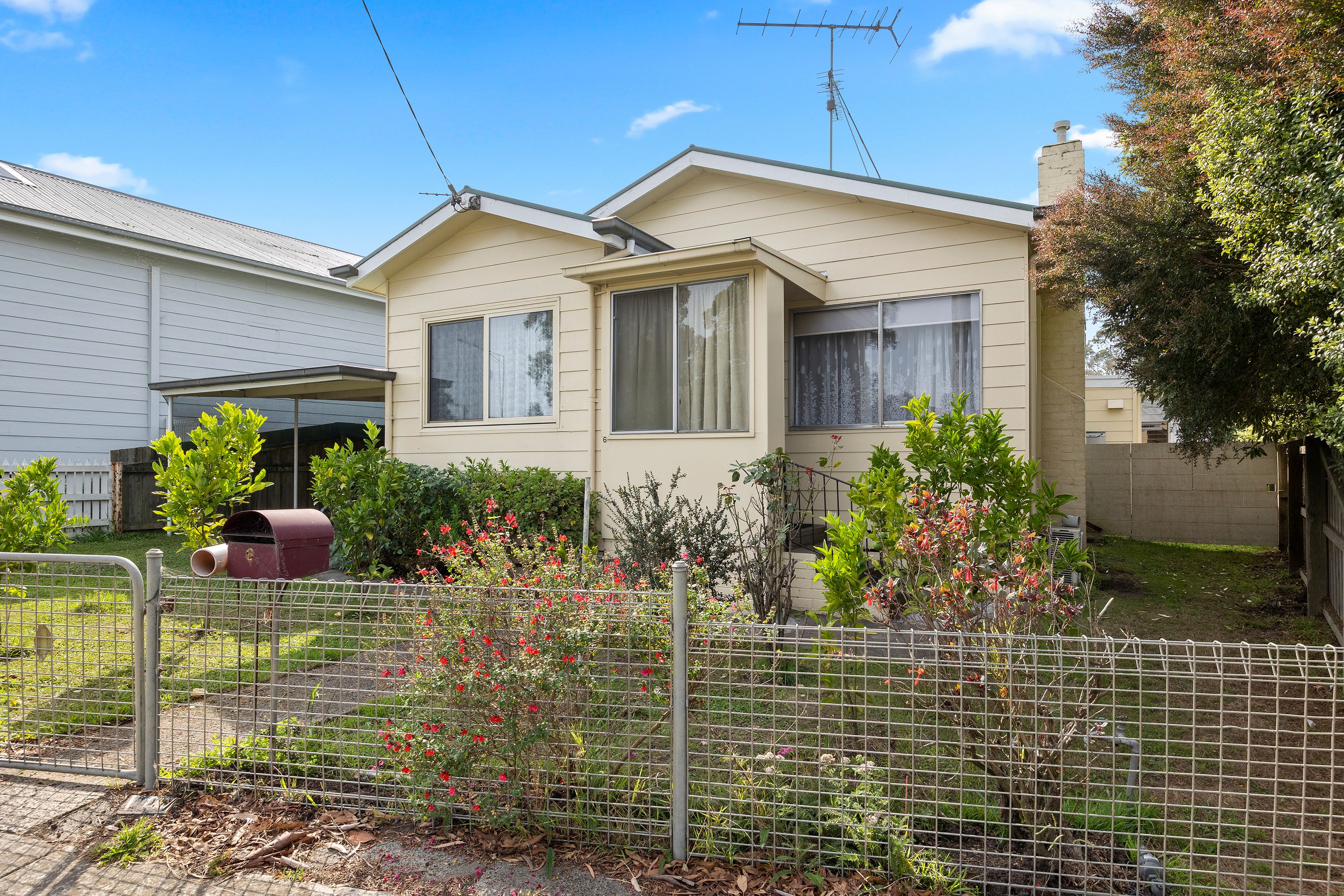 6 Leongatha Road, Korumburra - Image 1