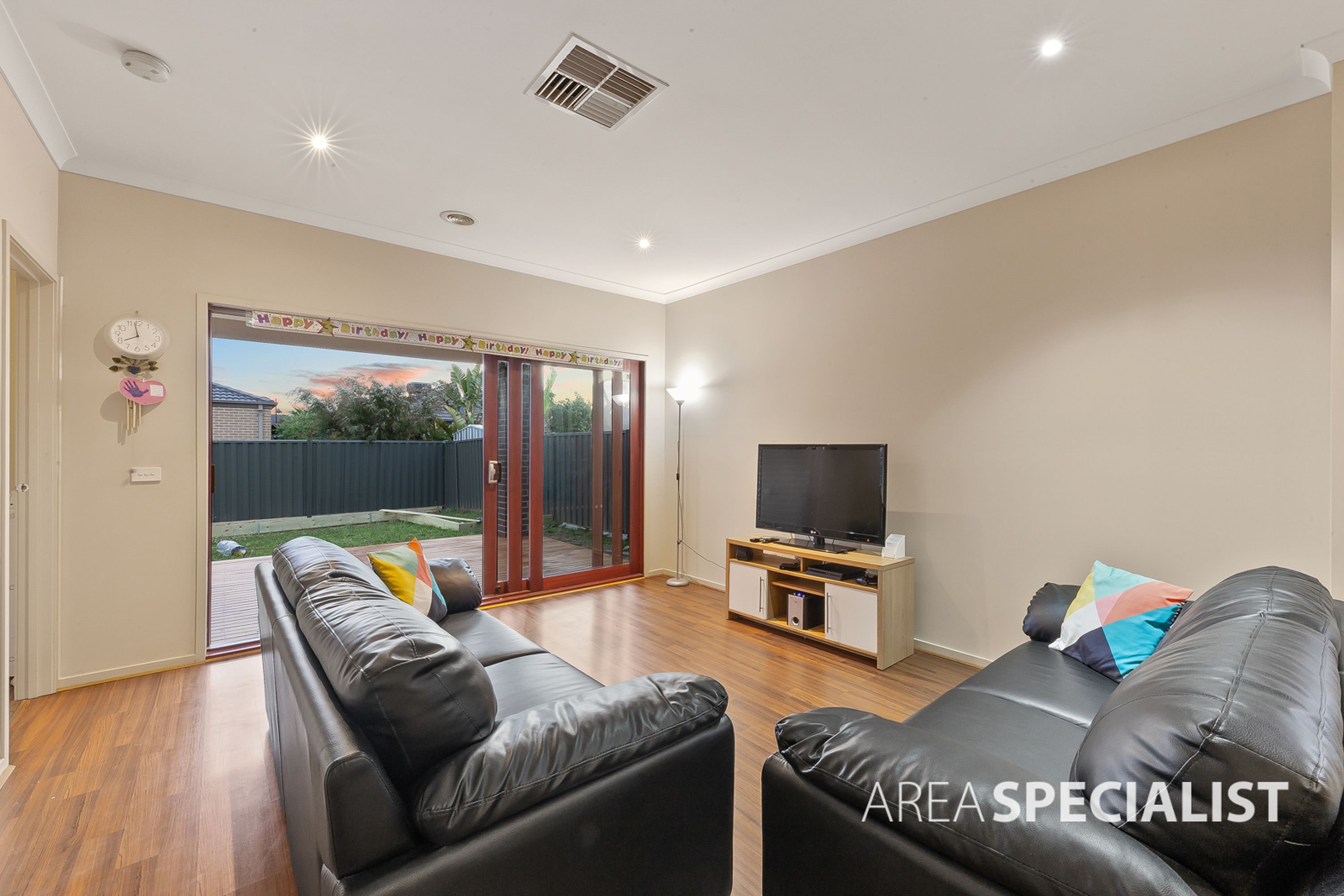 23 Black Range Avenue, Craigieburn VIC 3064, Craigieburn - Thumbnail 7