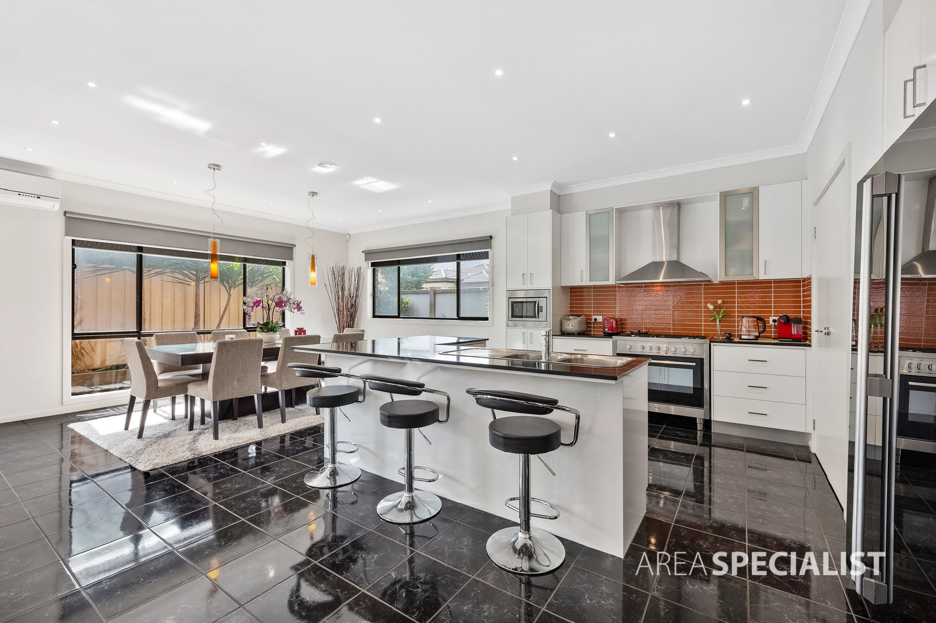 11 Tatterson Way, Caroline Springs VIC 3023, Caroline Springs - Thumbnail 7