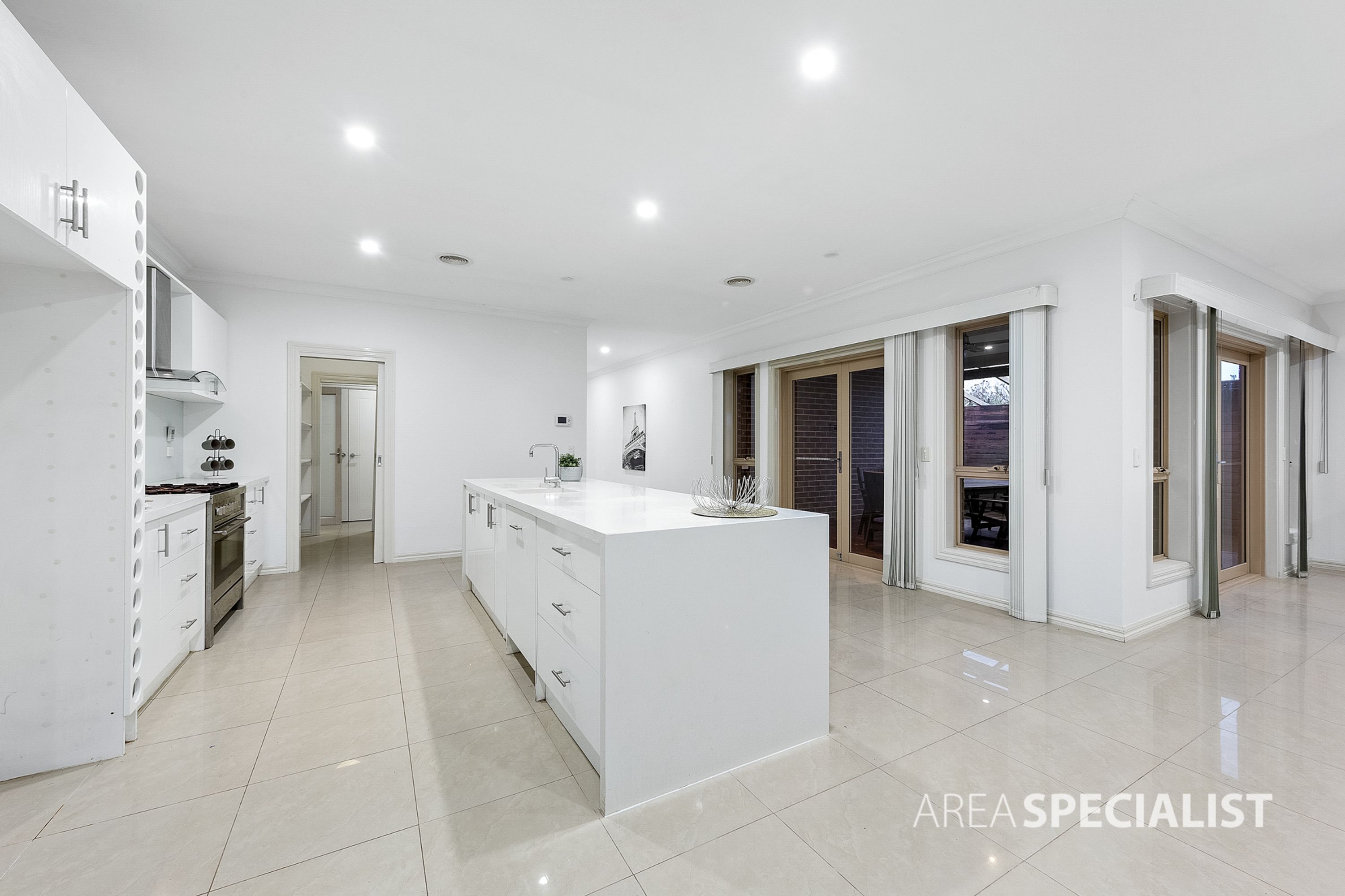 17 Lancefield Drive, Caroline Springs VIC 3023, Caroline Springs - Thumbnail 5