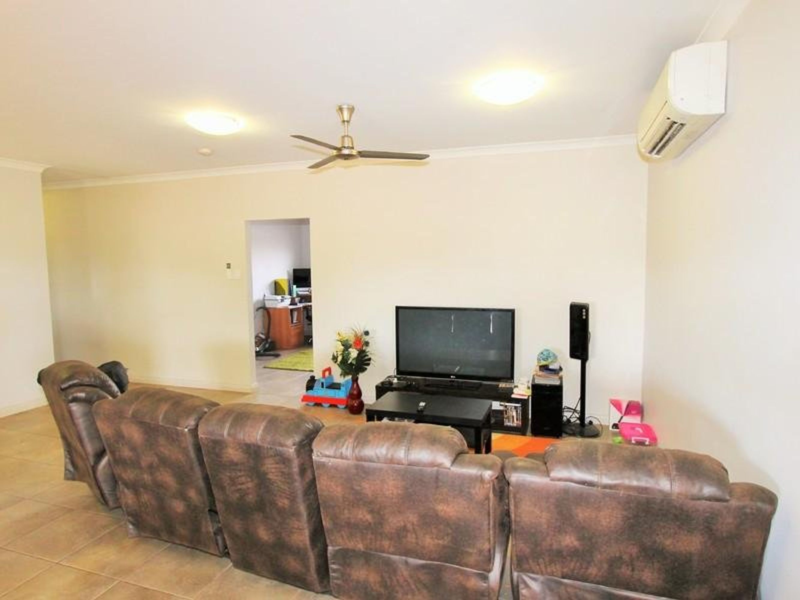 11 Fairlead Bend, South Hedland, WA 6722, South Hedland - Thumbnail 4