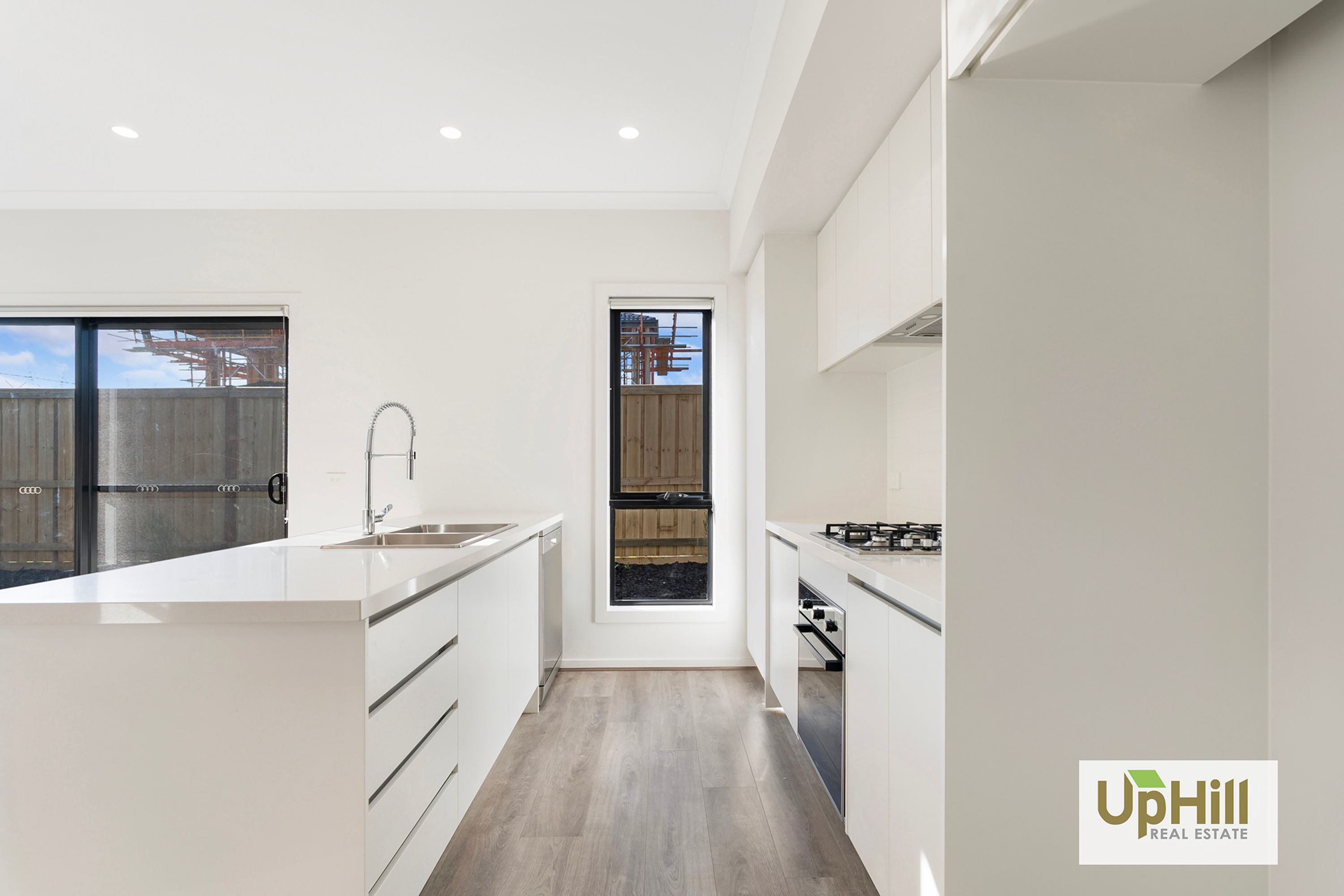 92 Plymouth Boulevard, Clyde North - Thumbnail 4