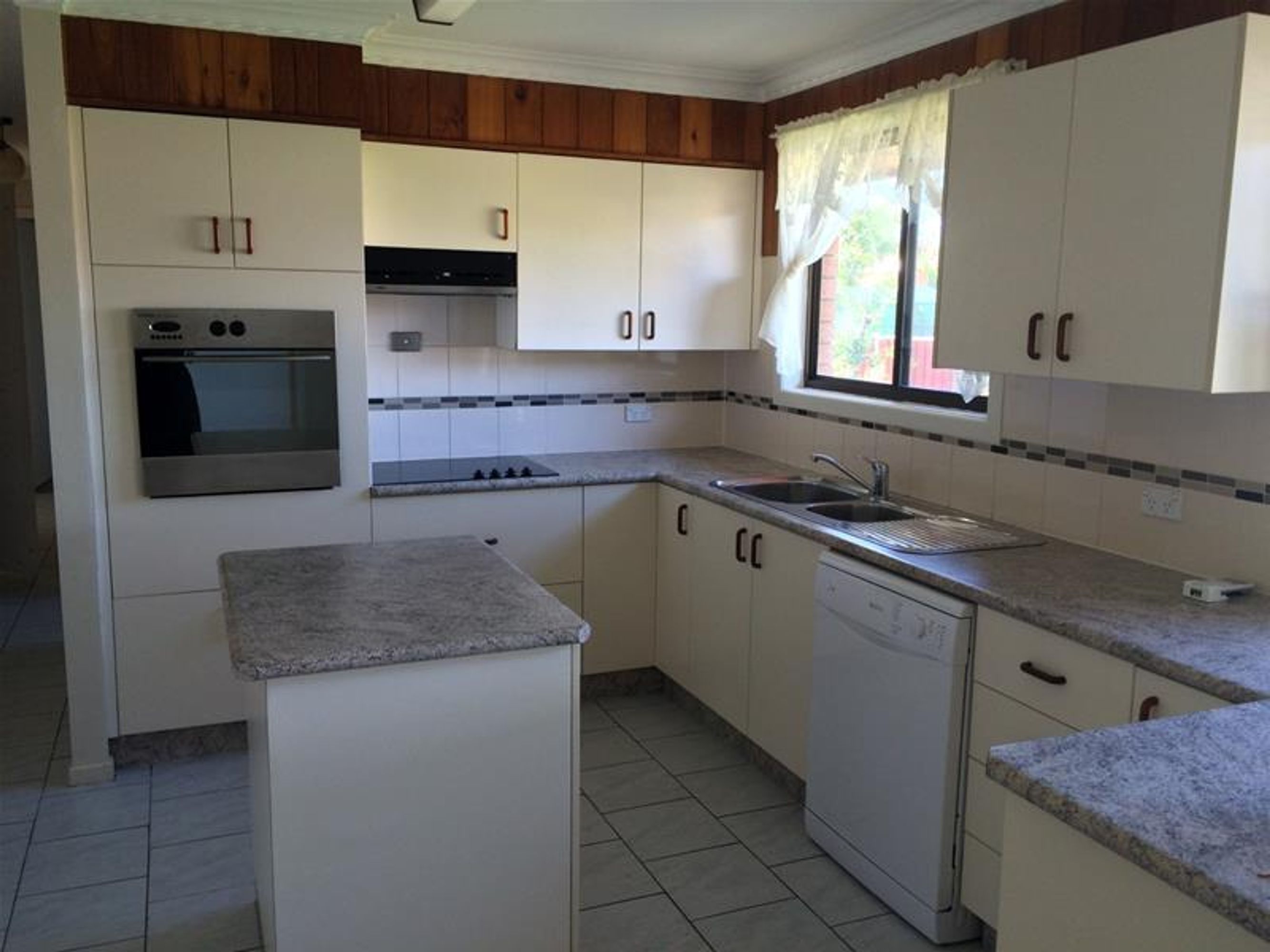 9 Edgecombe Avenue, Junction Hill - Thumbnail 4