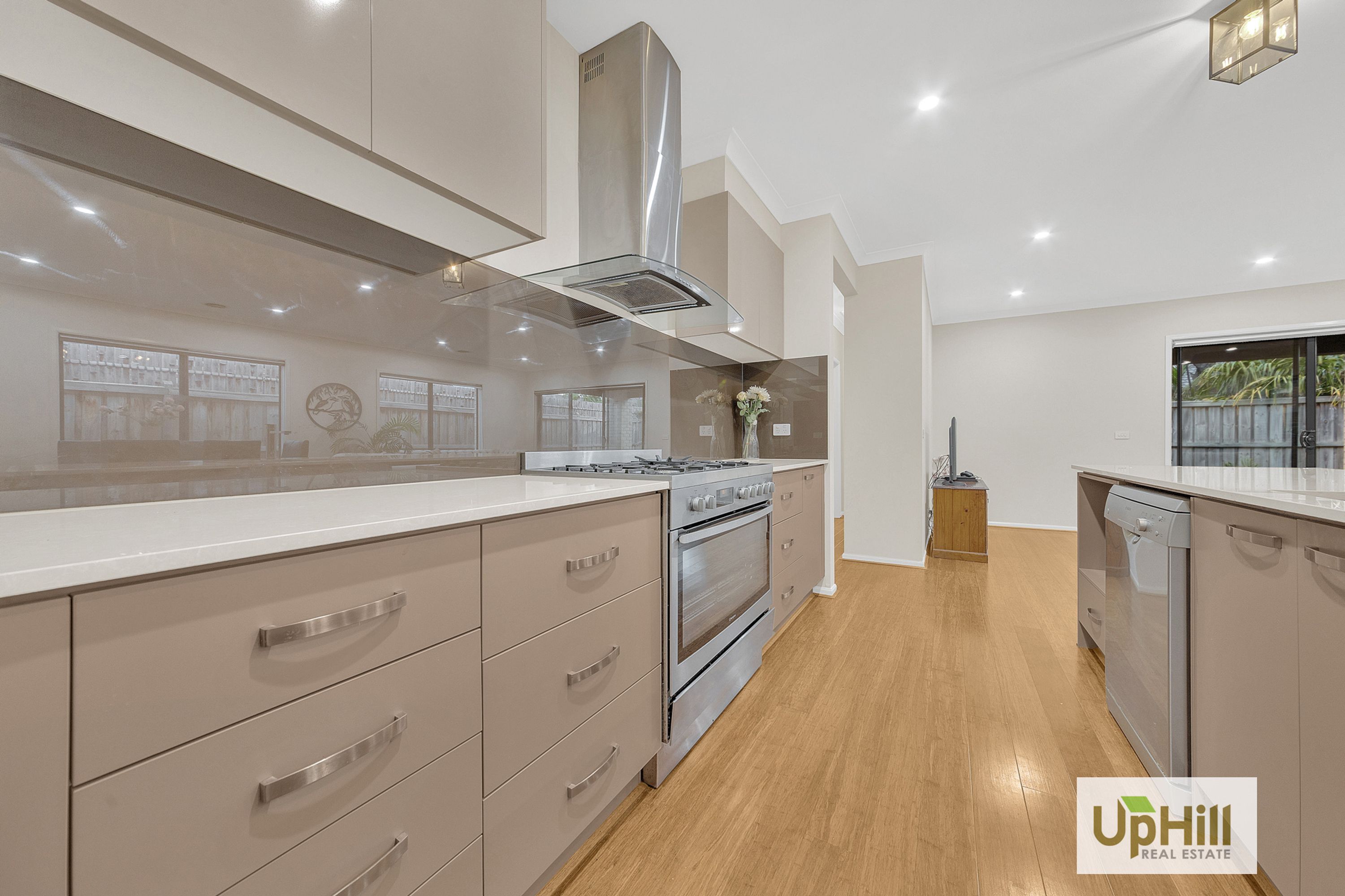 24 Castillo Avenue, Clyde North - Thumbnail 8