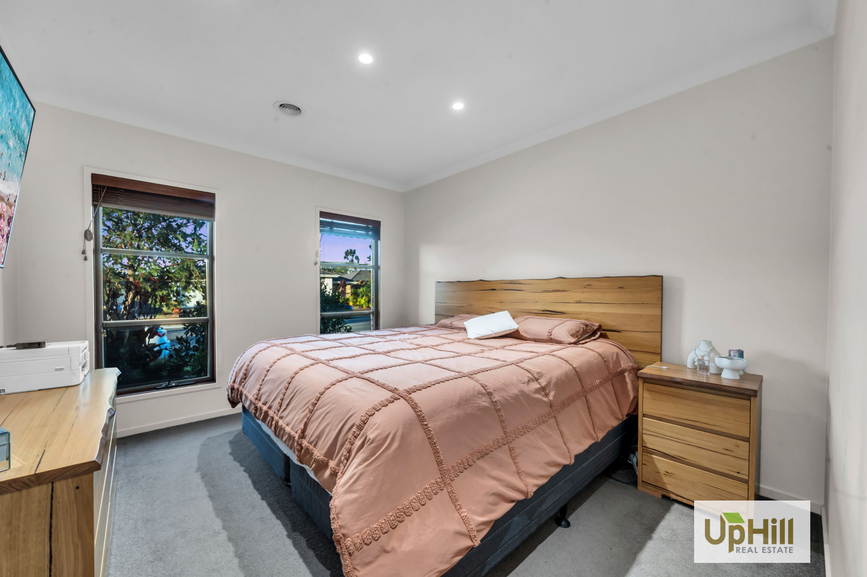 5 Haflinger Avenue, Clyde North - Thumbnail 3