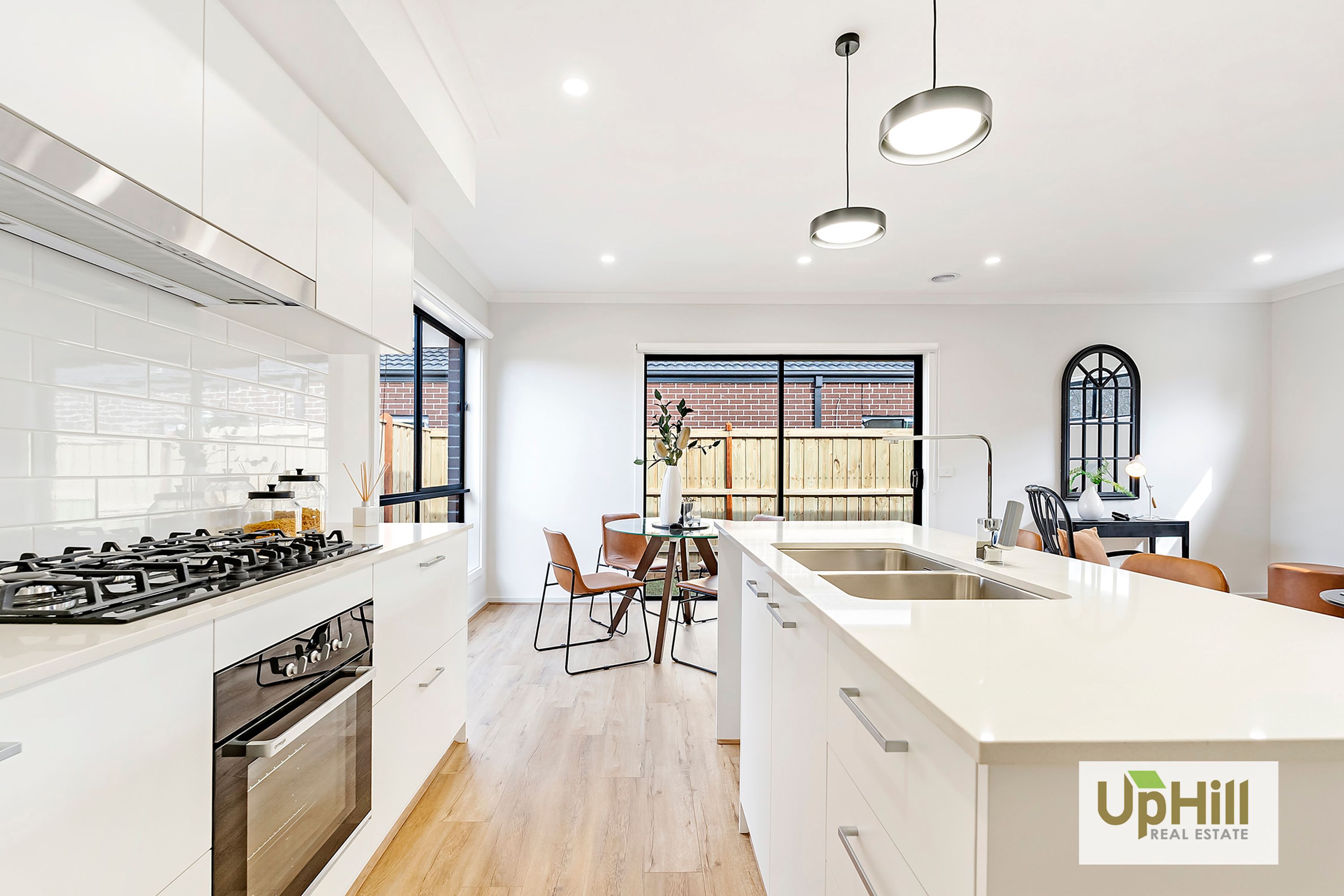 70 Flowerbloom Crescent, Clyde North - Thumbnail 7