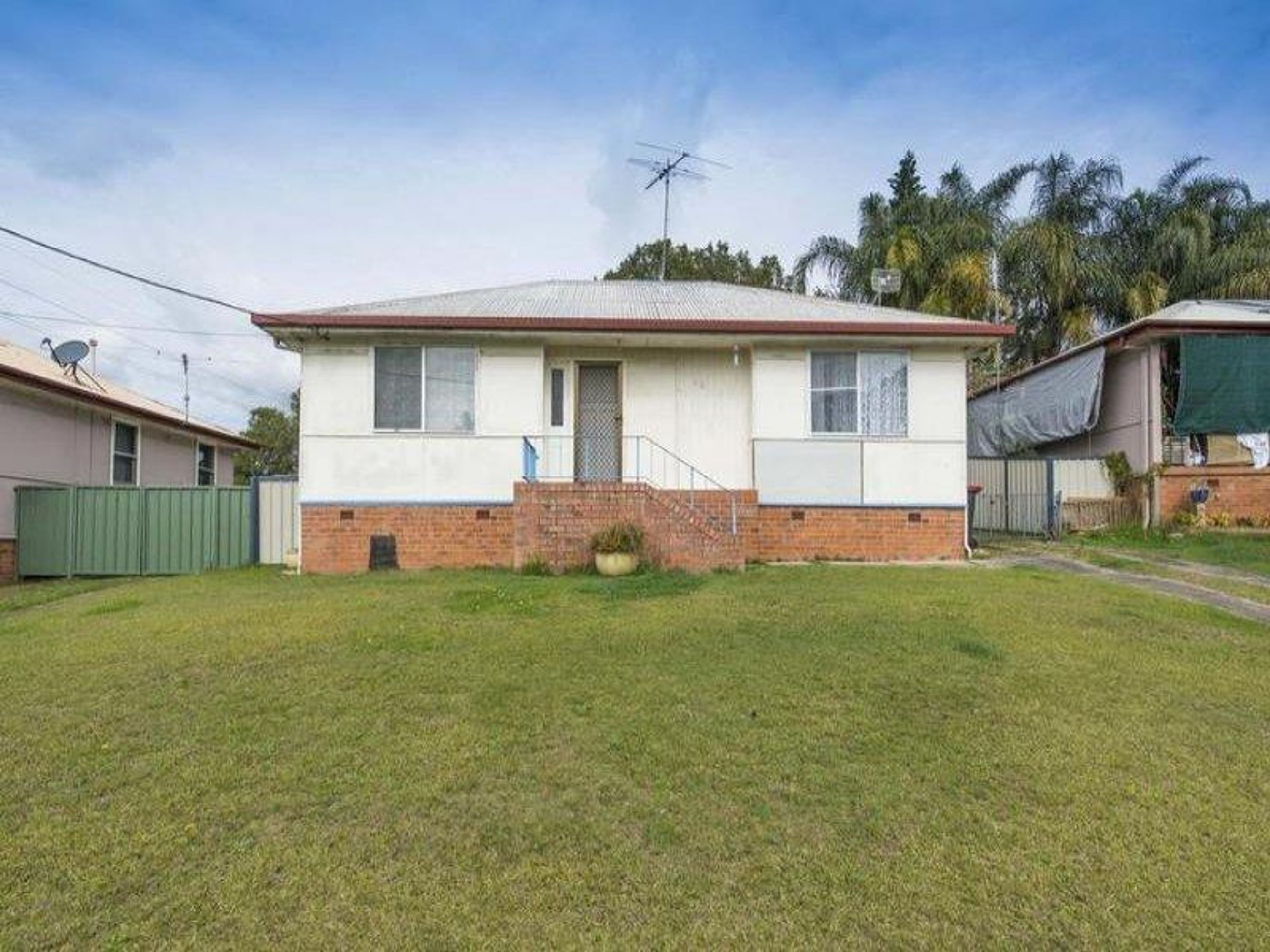 42 Margaret Crescent, South Grafton - Image 1