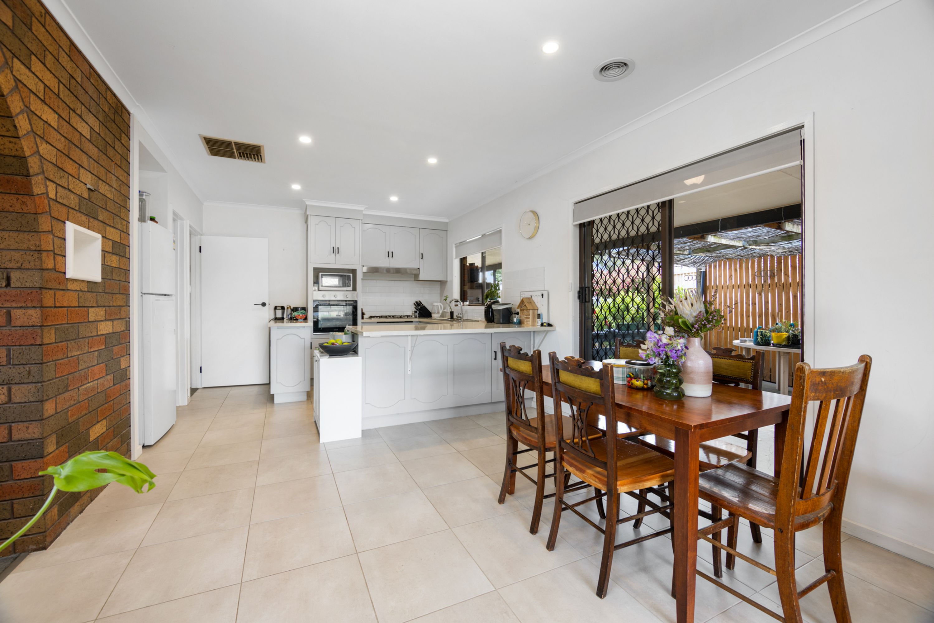 8 Windsor Crescent, Horsham VIC 3400, Horsham - Thumbnail 5