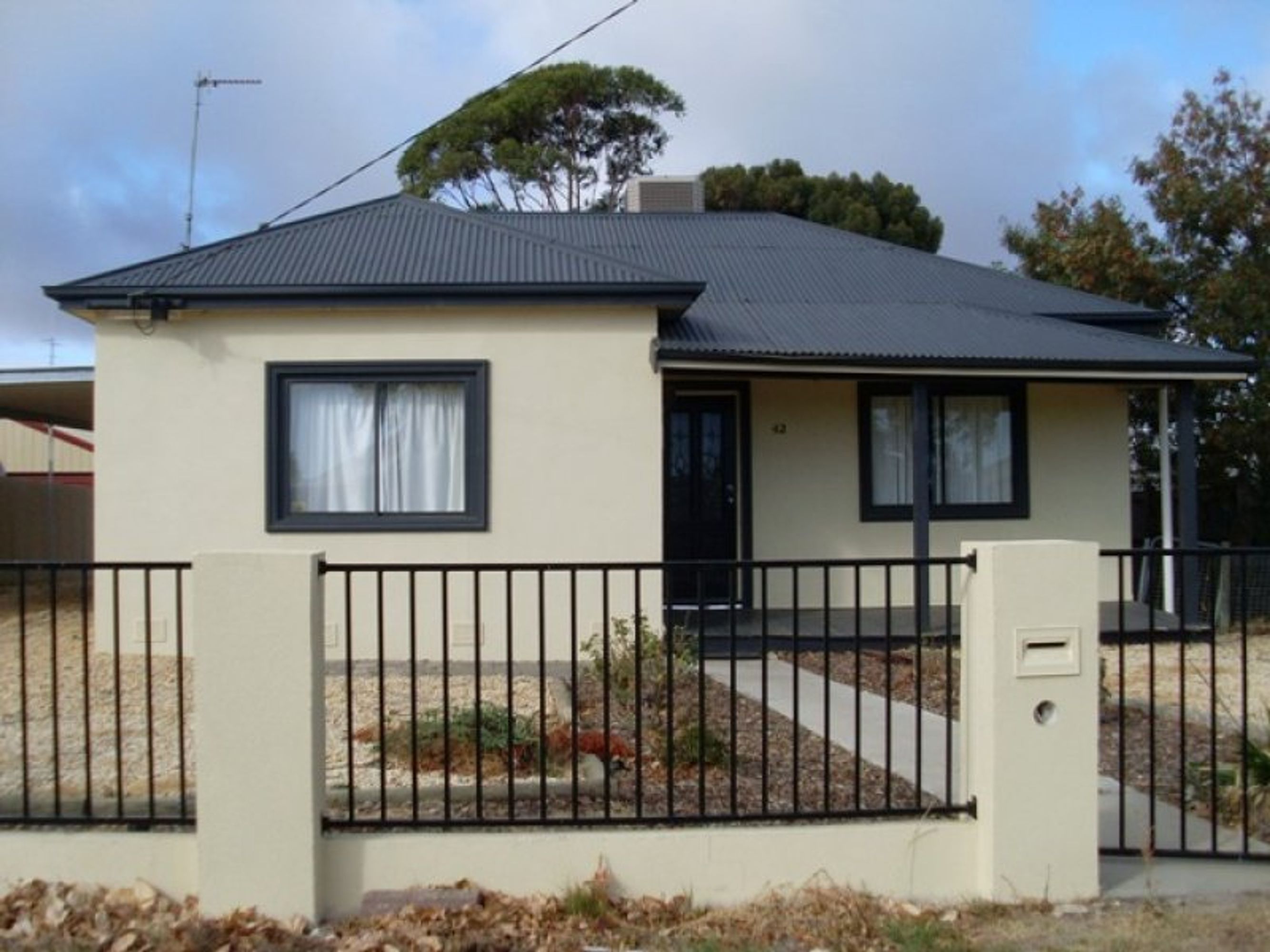 42 Wavell Street, Horsham VIC 3400