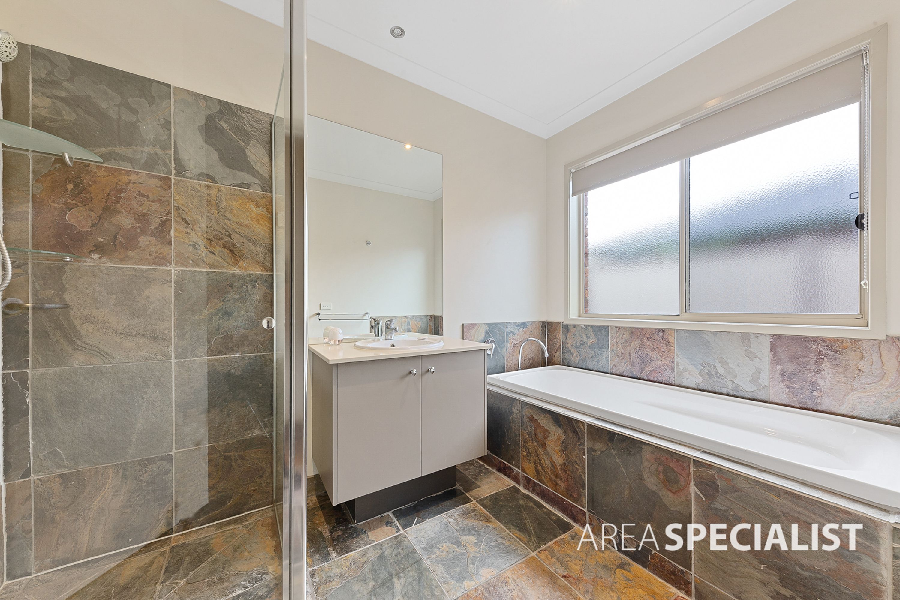 12 Jim Clay Avenue, Cairnlea VIC 3023, Cairnlea - Thumbnail 8