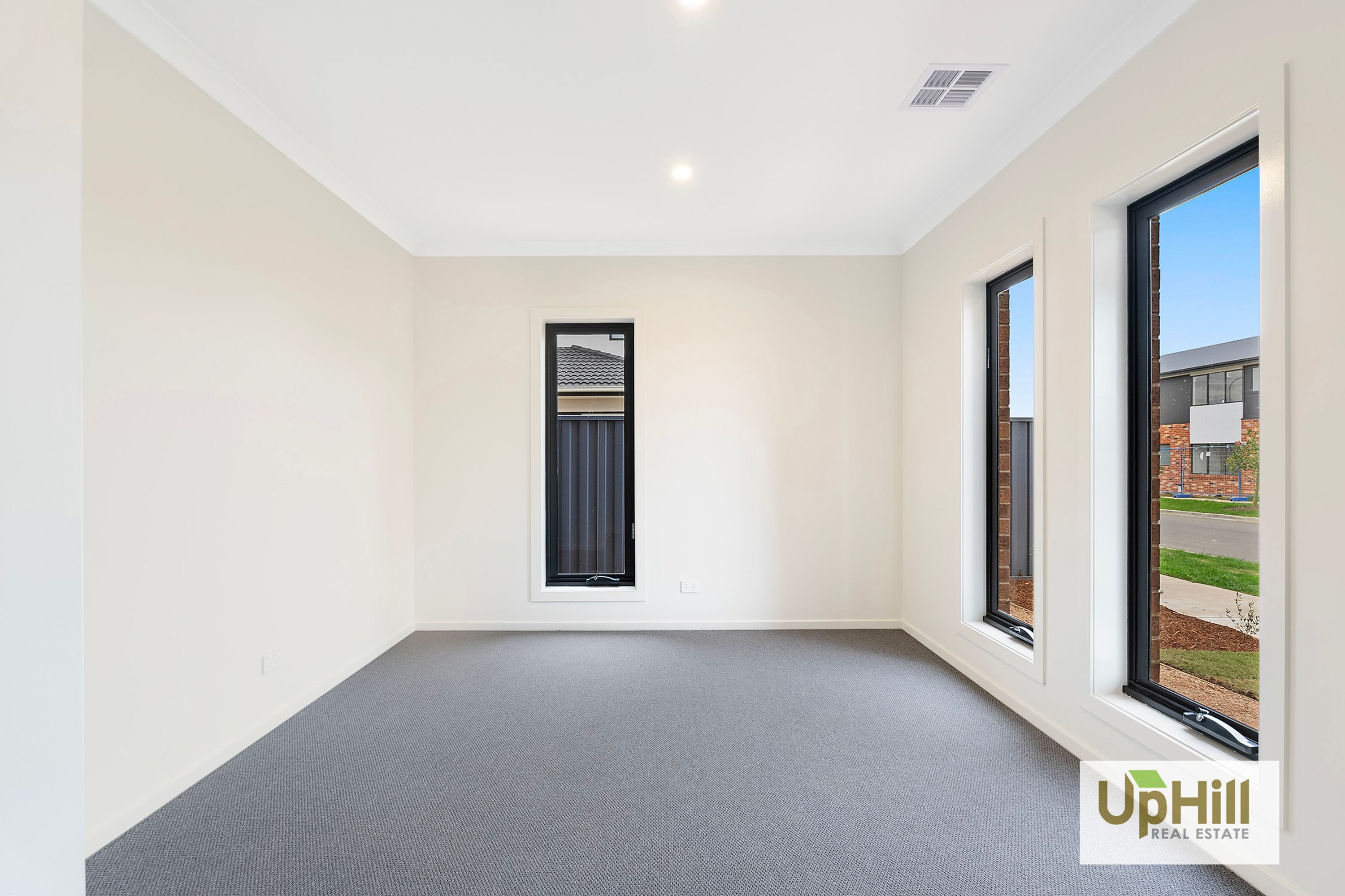 1 Echo Street, Clyde North - Thumbnail 2