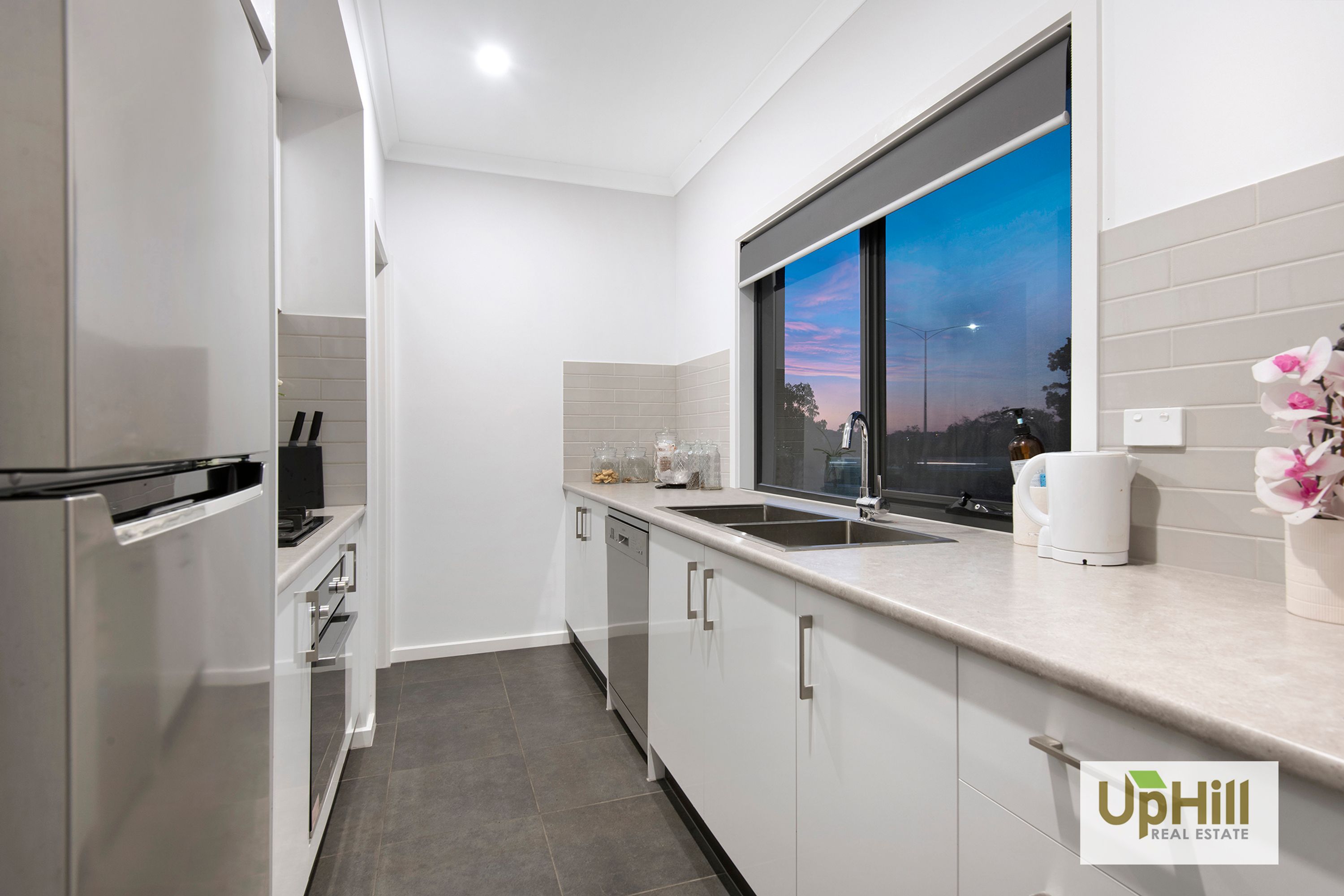 13 Arkbar Crescent, Clyde North - Thumbnail 4