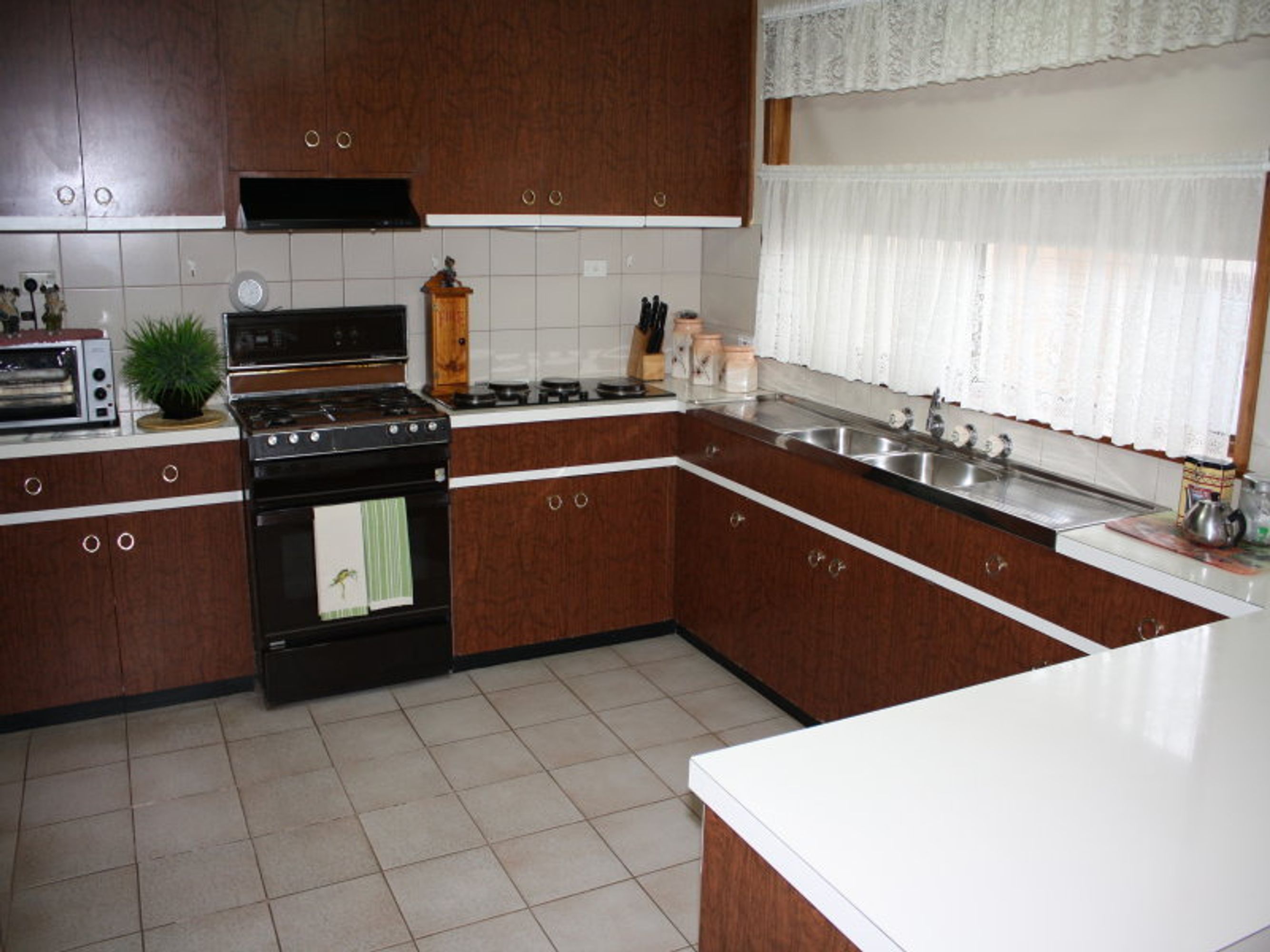 84 Natimuk Road, Horsham VIC 3400, Horsham - Thumbnail 2
