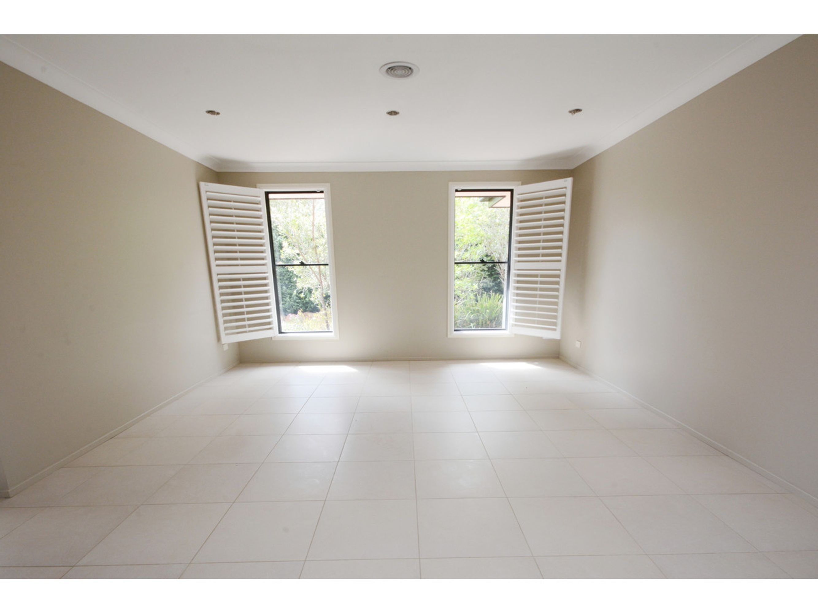 23 Seiberi Close, Blackheath - Thumbnail 3