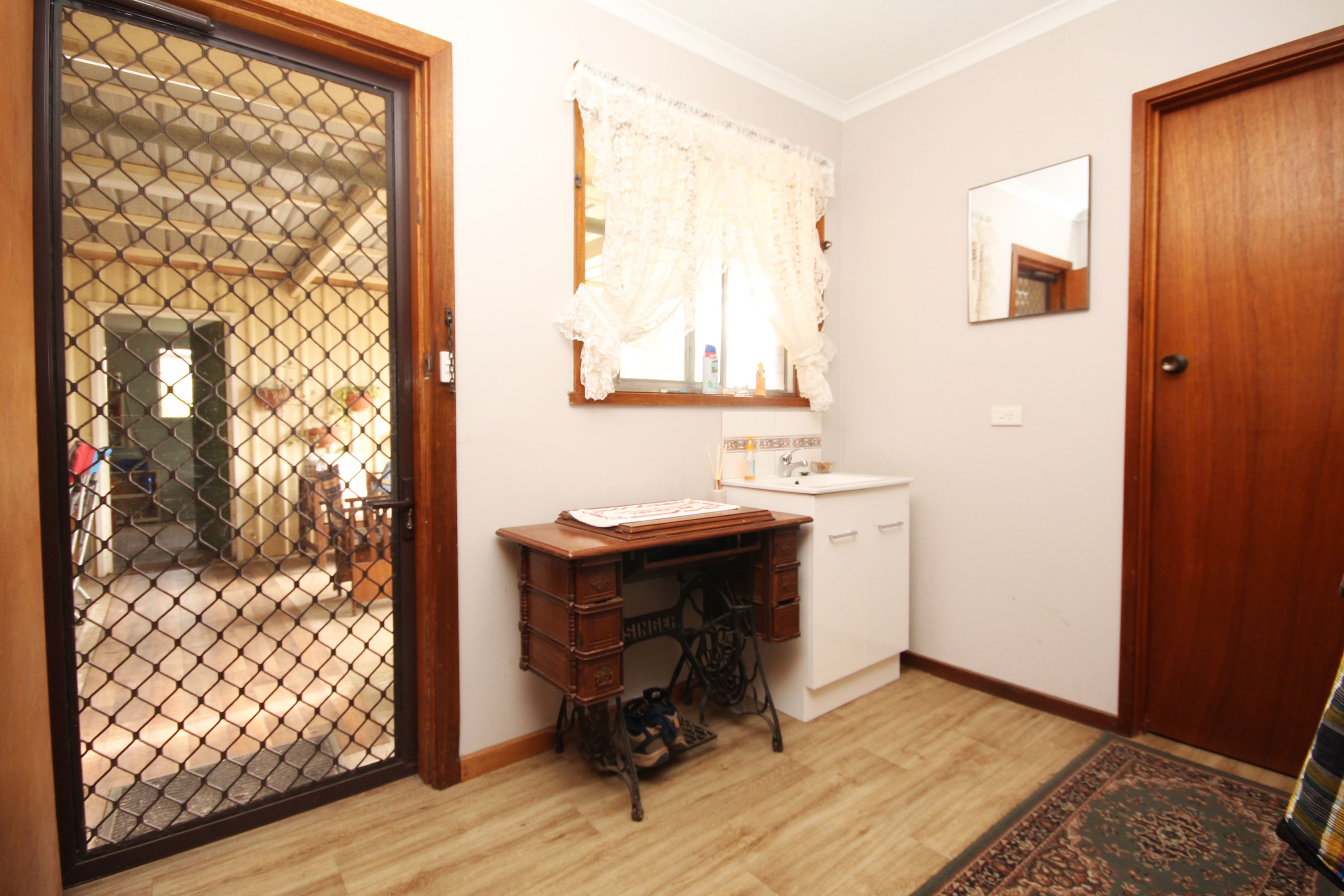 14 Caroline Street, Horsham VIC 3400, Horsham - Thumbnail 6