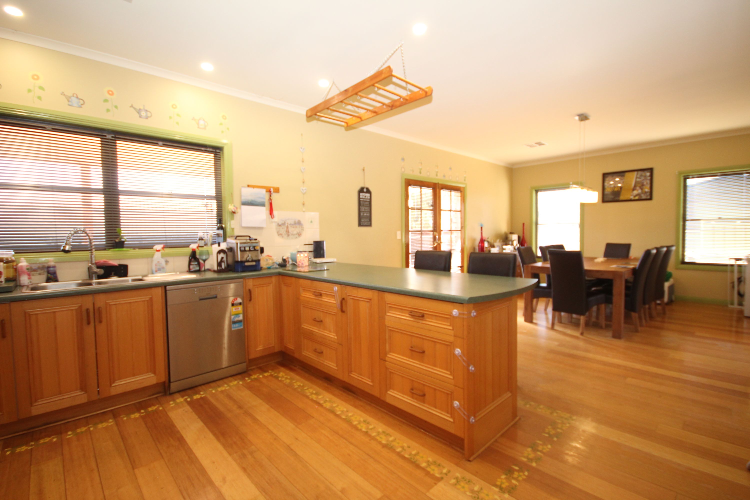 6 Mclean Street, Warracknabeal VIC 3393, Warracknabeal - Thumbnail 4