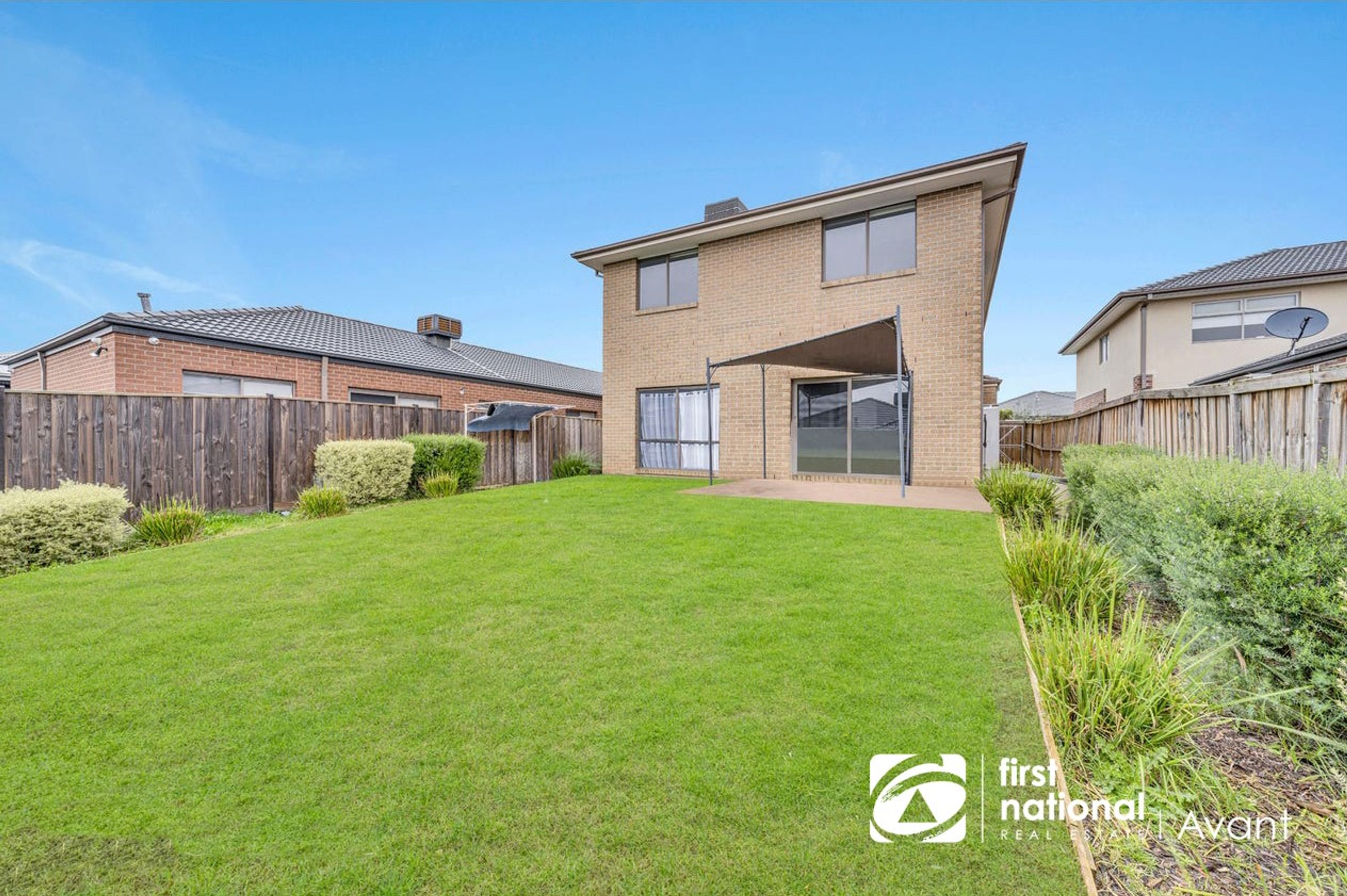 94 Rossiter Retreat, Cranbourne North - Thumbnail 3