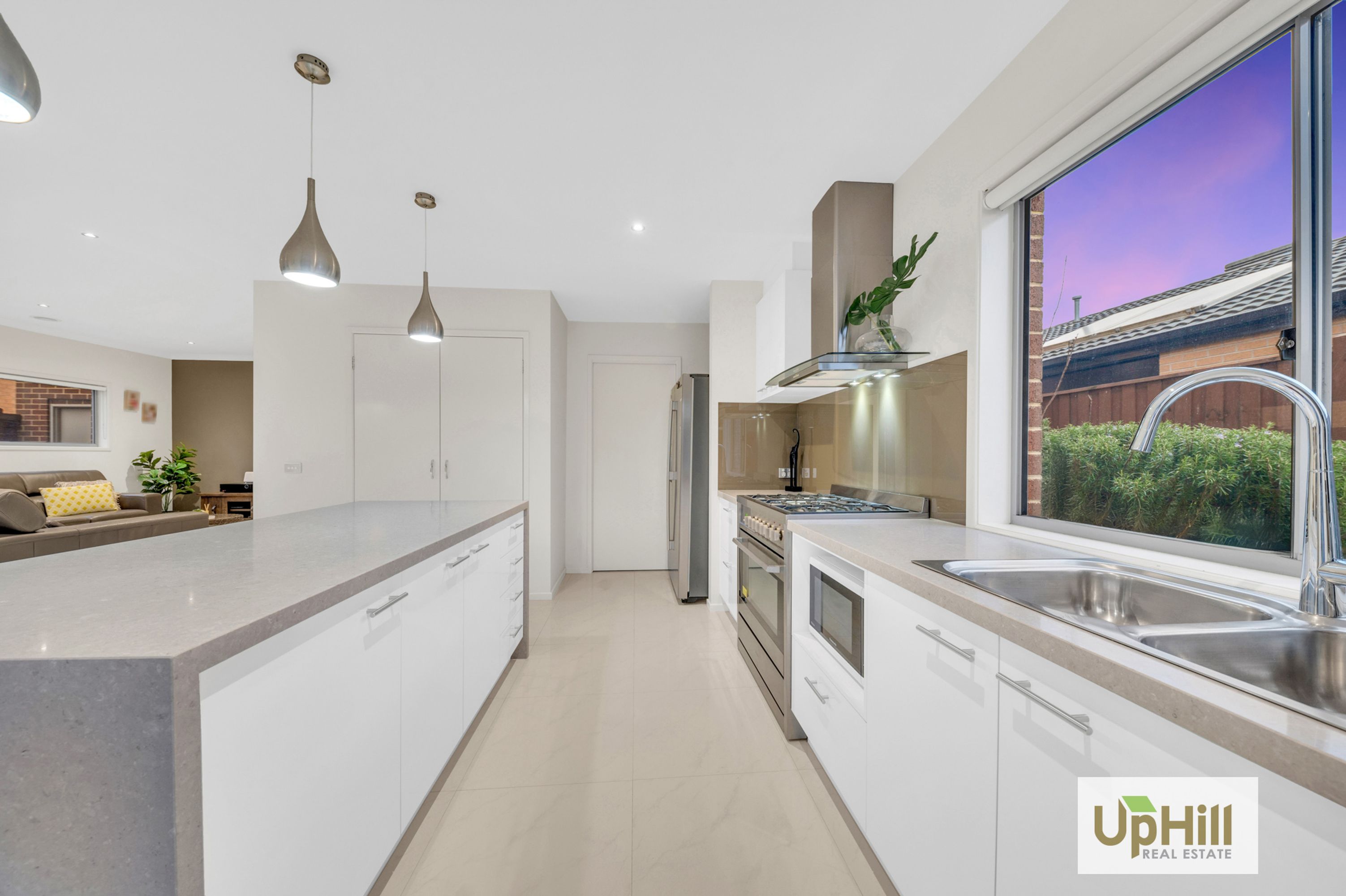 20 Sundaze Street, Clyde North - Thumbnail 8