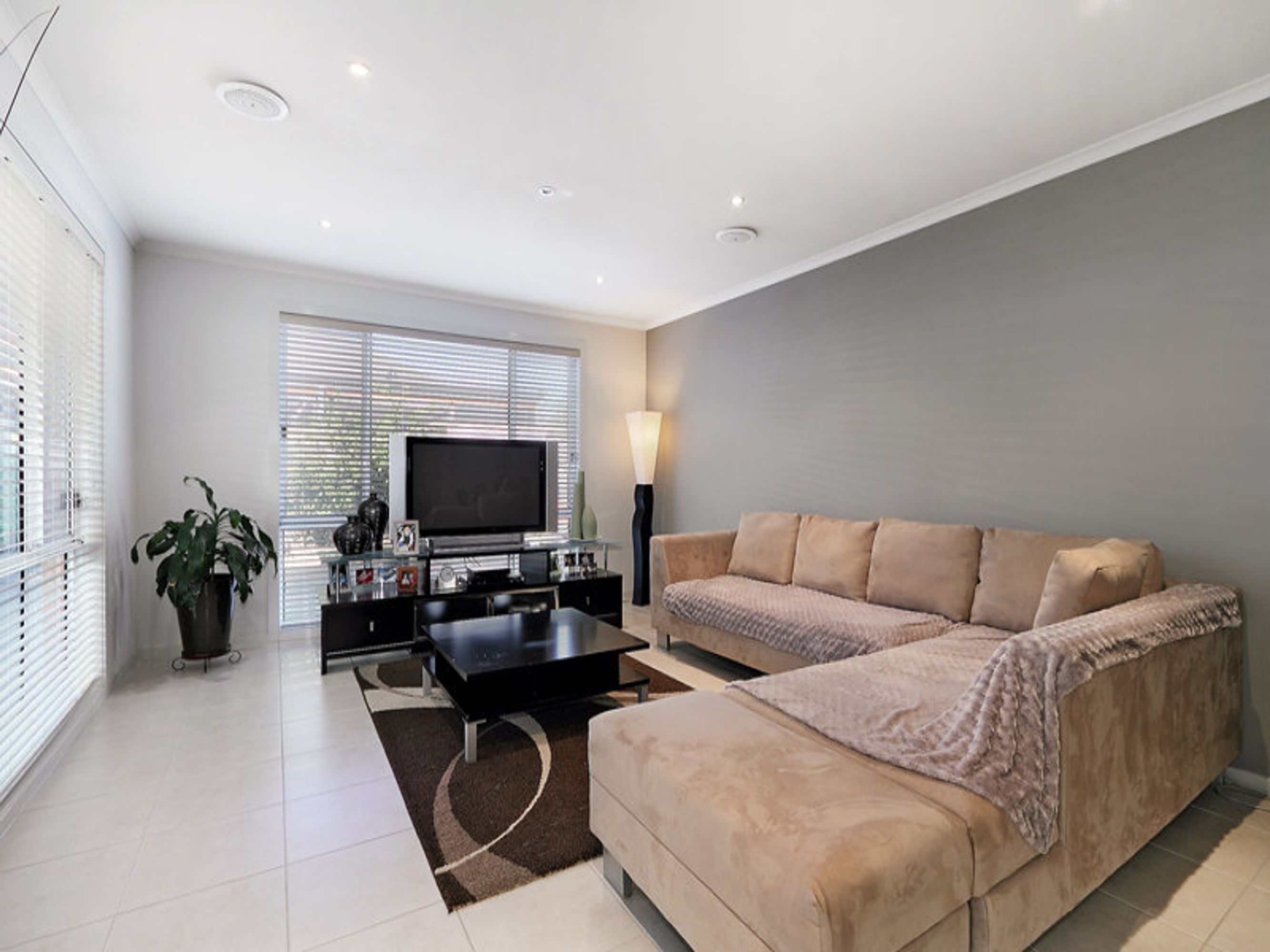 26 Ivory Crescent, Springvale South - Thumbnail 3
