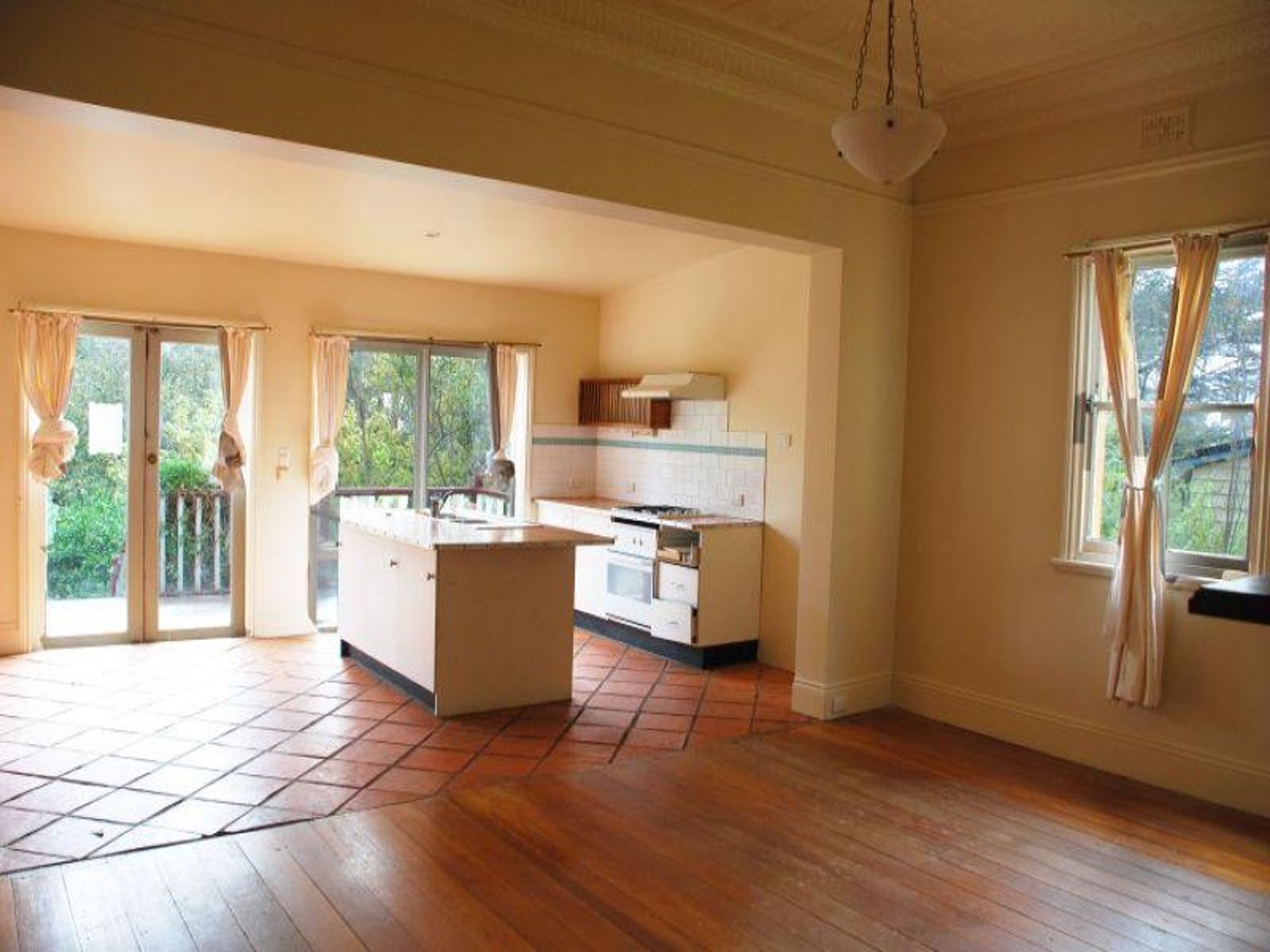 46 Clissold St, Katoomba - Thumbnail 3