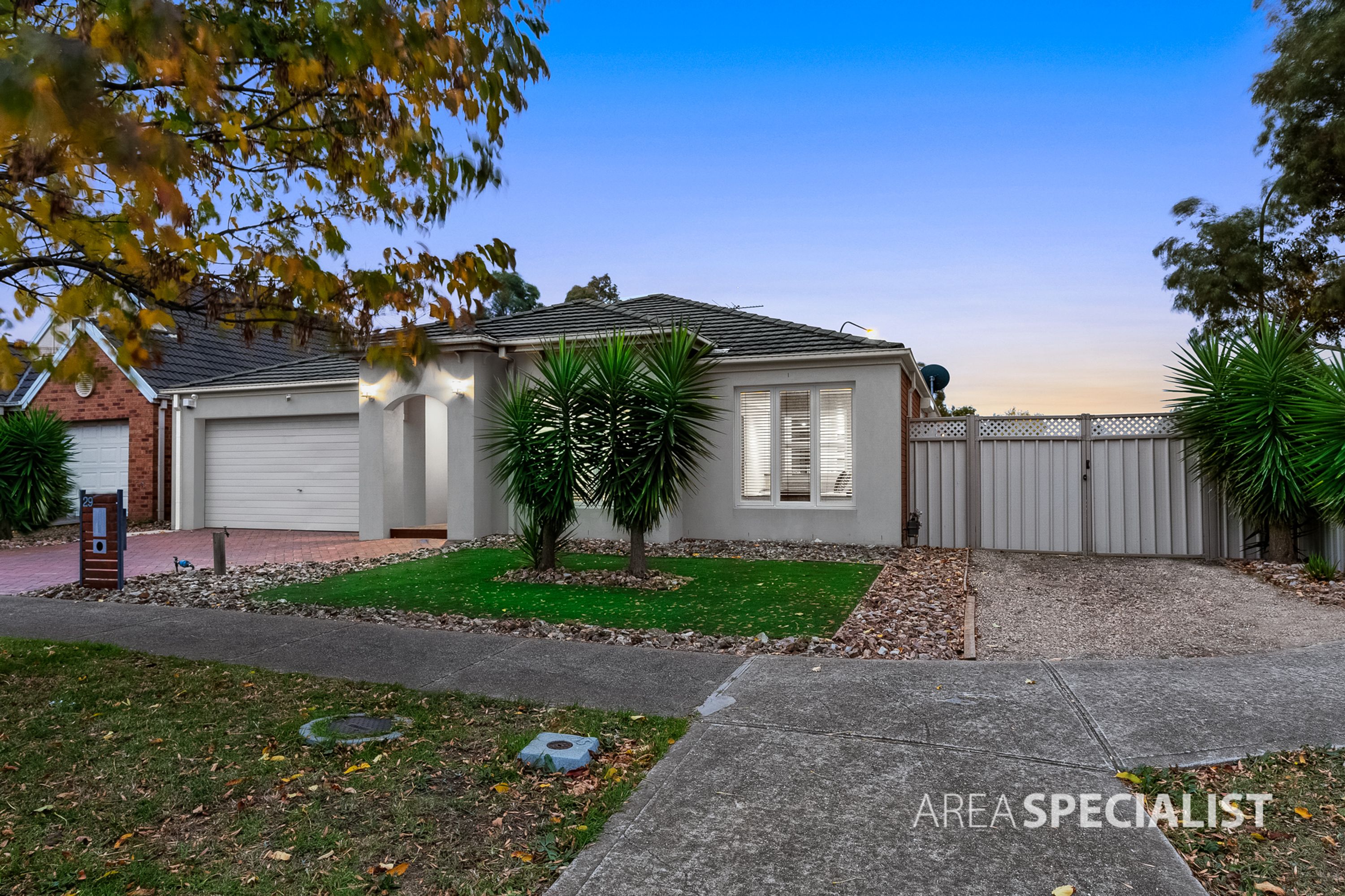 29 Nullarbor Place, Caroline Springs VIC 3023, Caroline Springs - Thumbnail 2