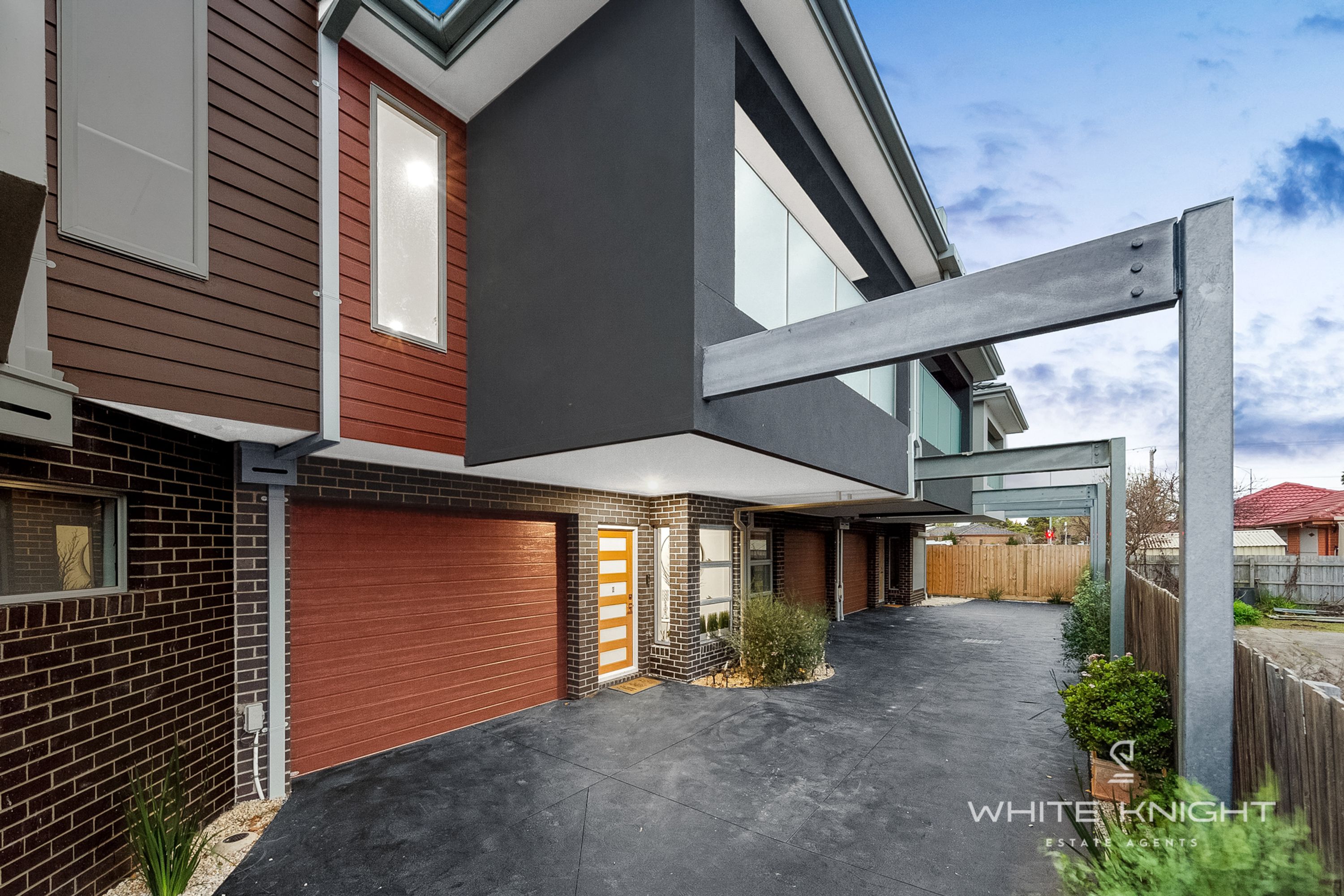 2/4 Graceburn Grove, St Albans VIC 3021, St Albans - Thumbnail 2