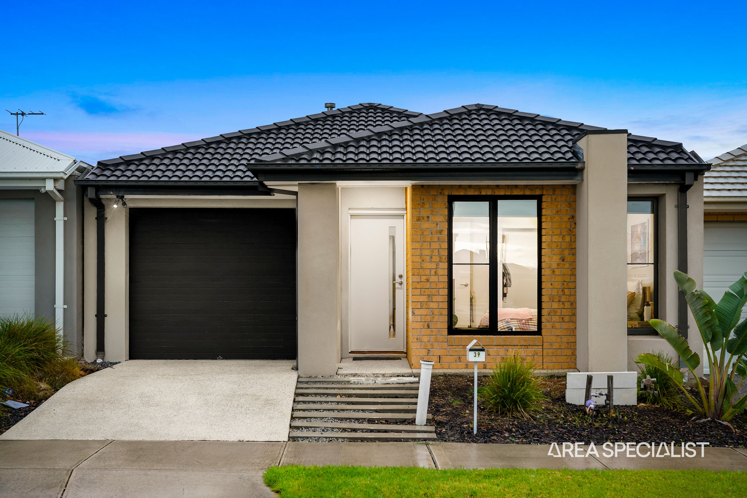 39 Inglewood Drive, Werribee, Werribee - Image 1